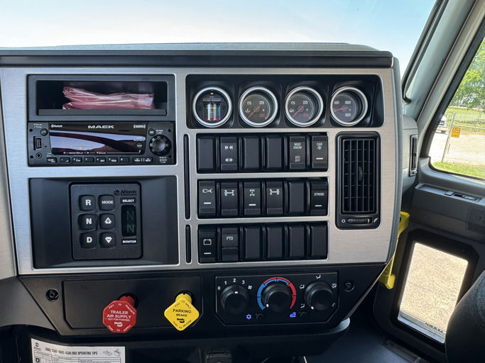 2026 Mack Granite - image 8