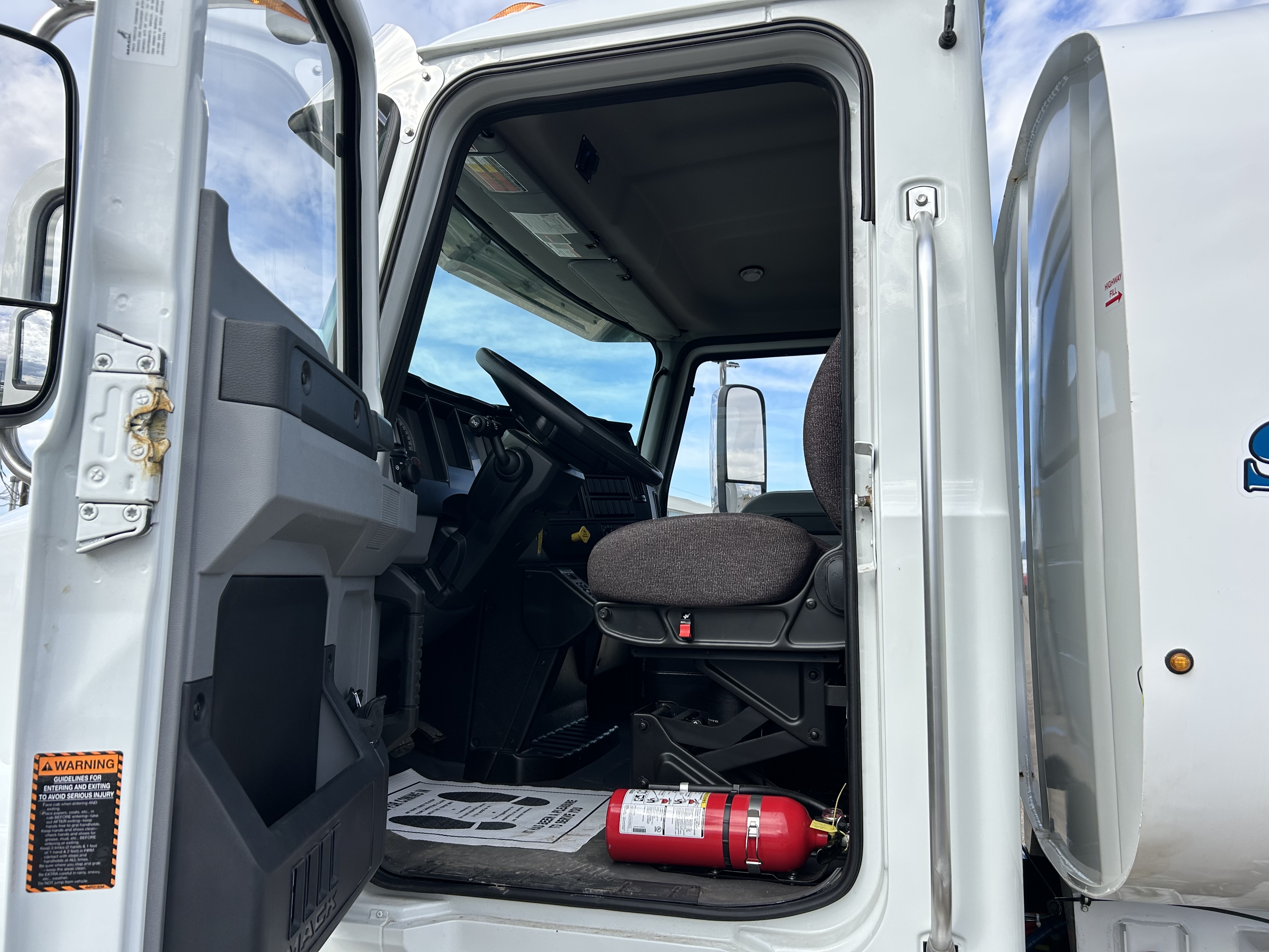 2025 Mack - image 10