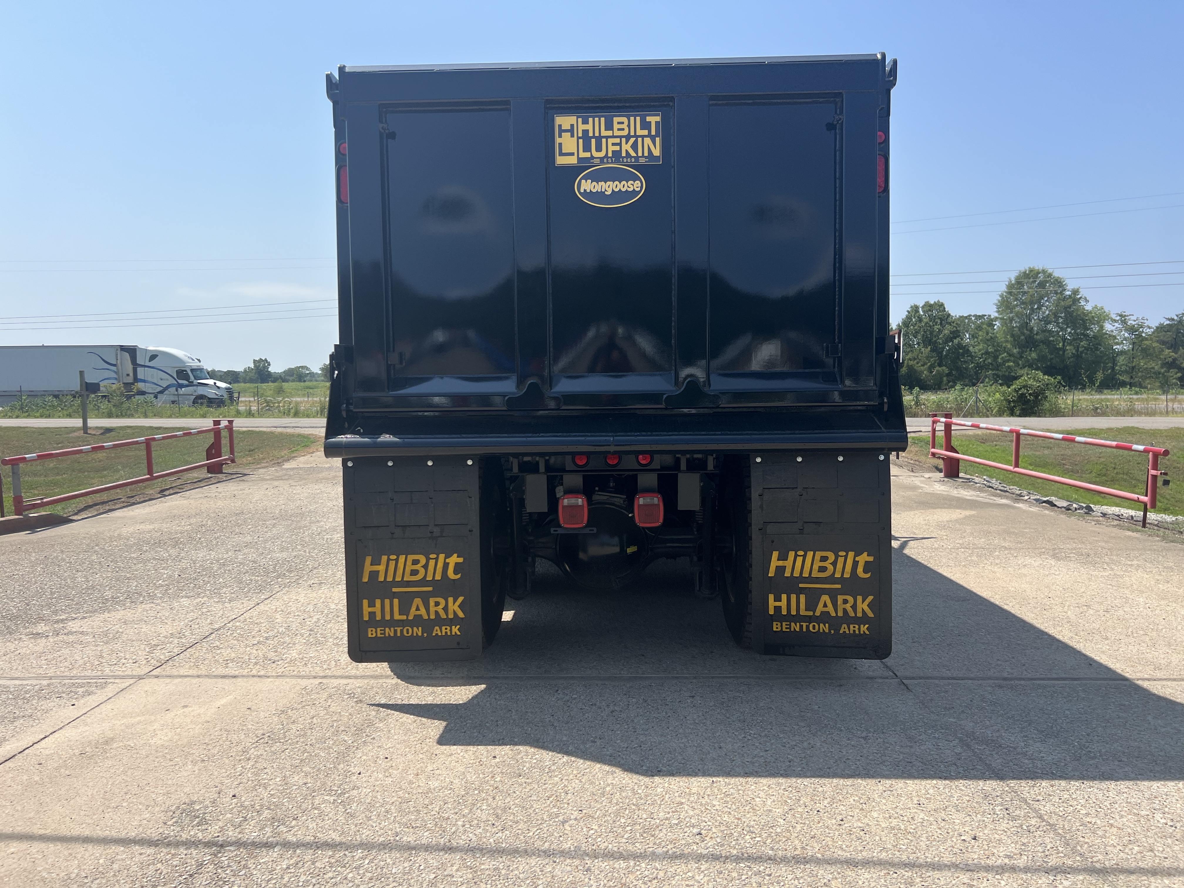 2026 Volvo - image 3