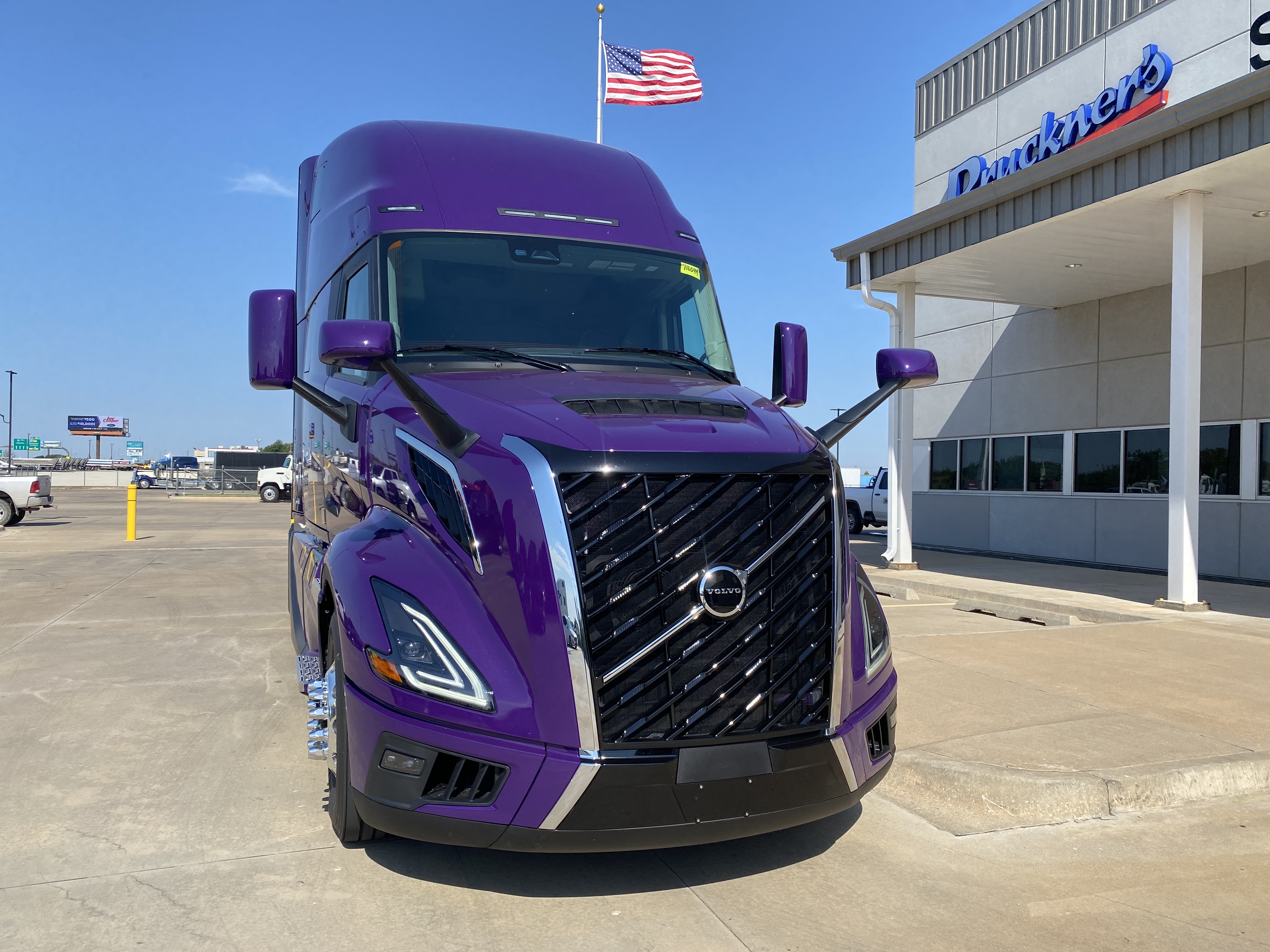 2026 Volvo - image 7