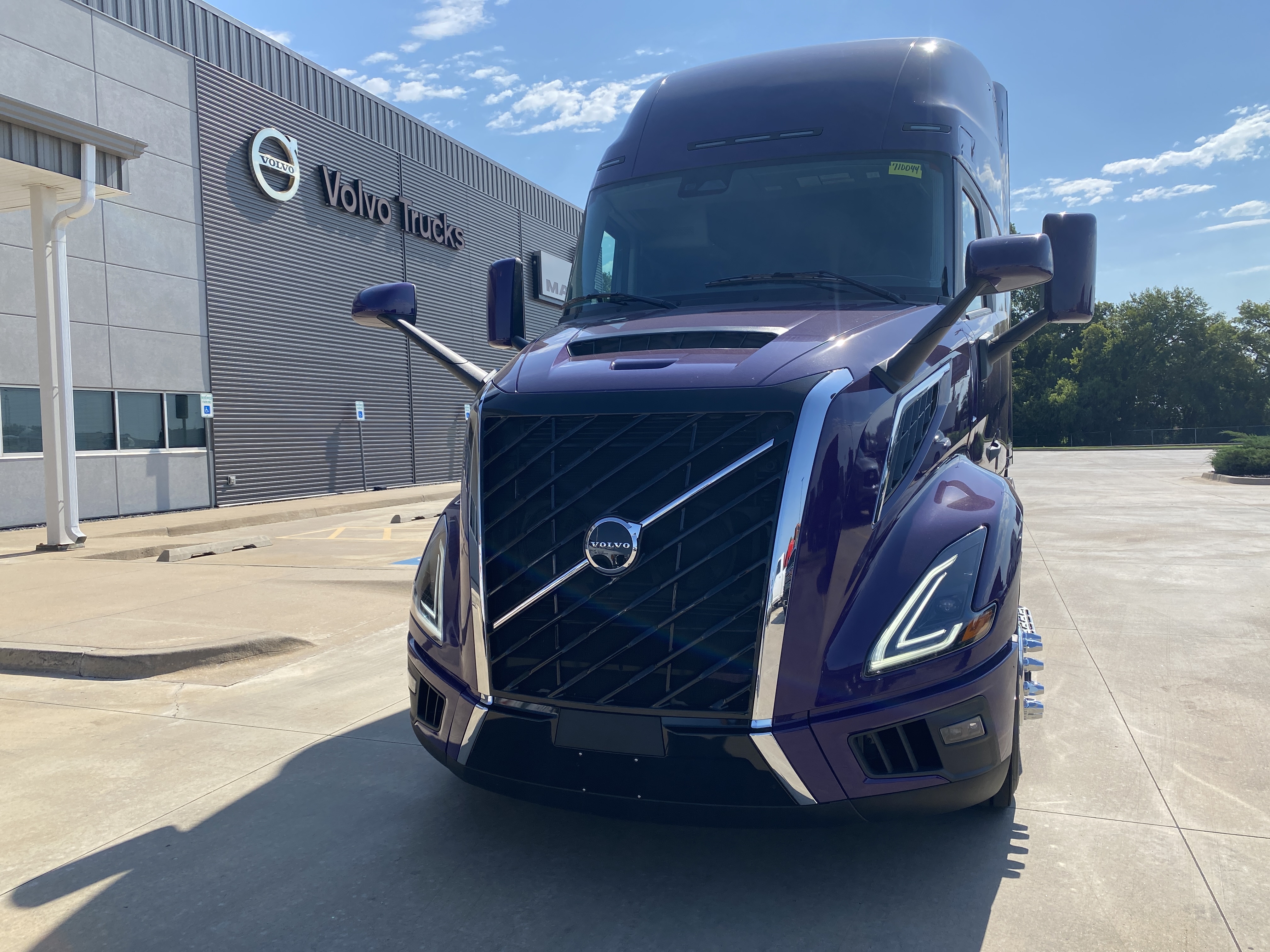 2026 Volvo - image 4