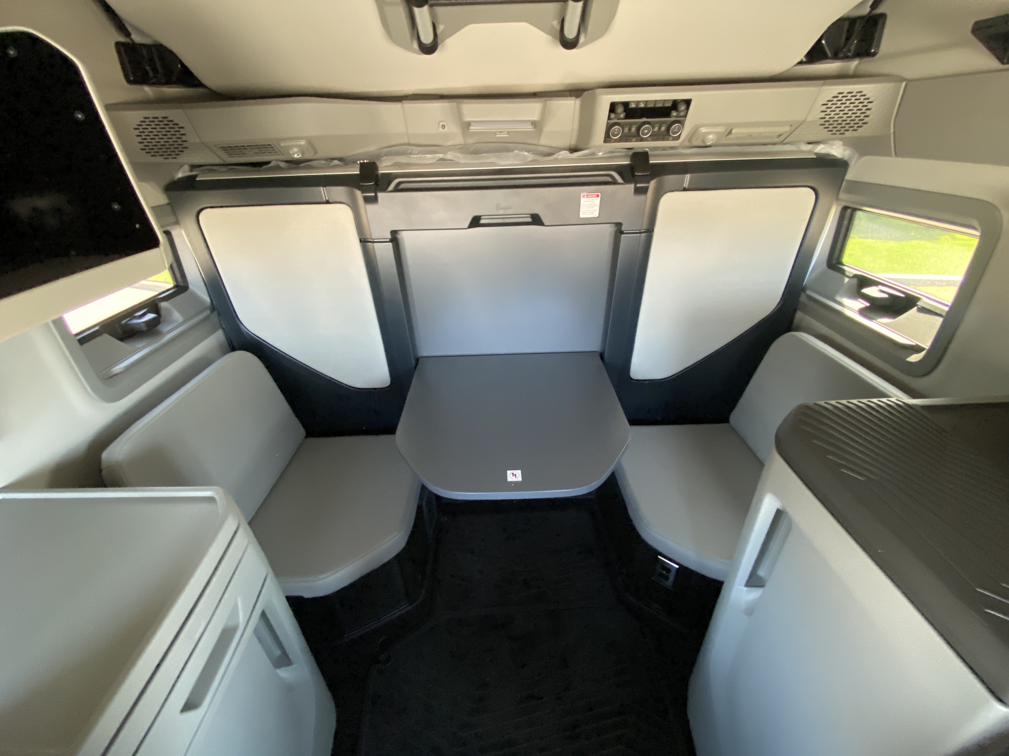 2026 Volvo - image 24