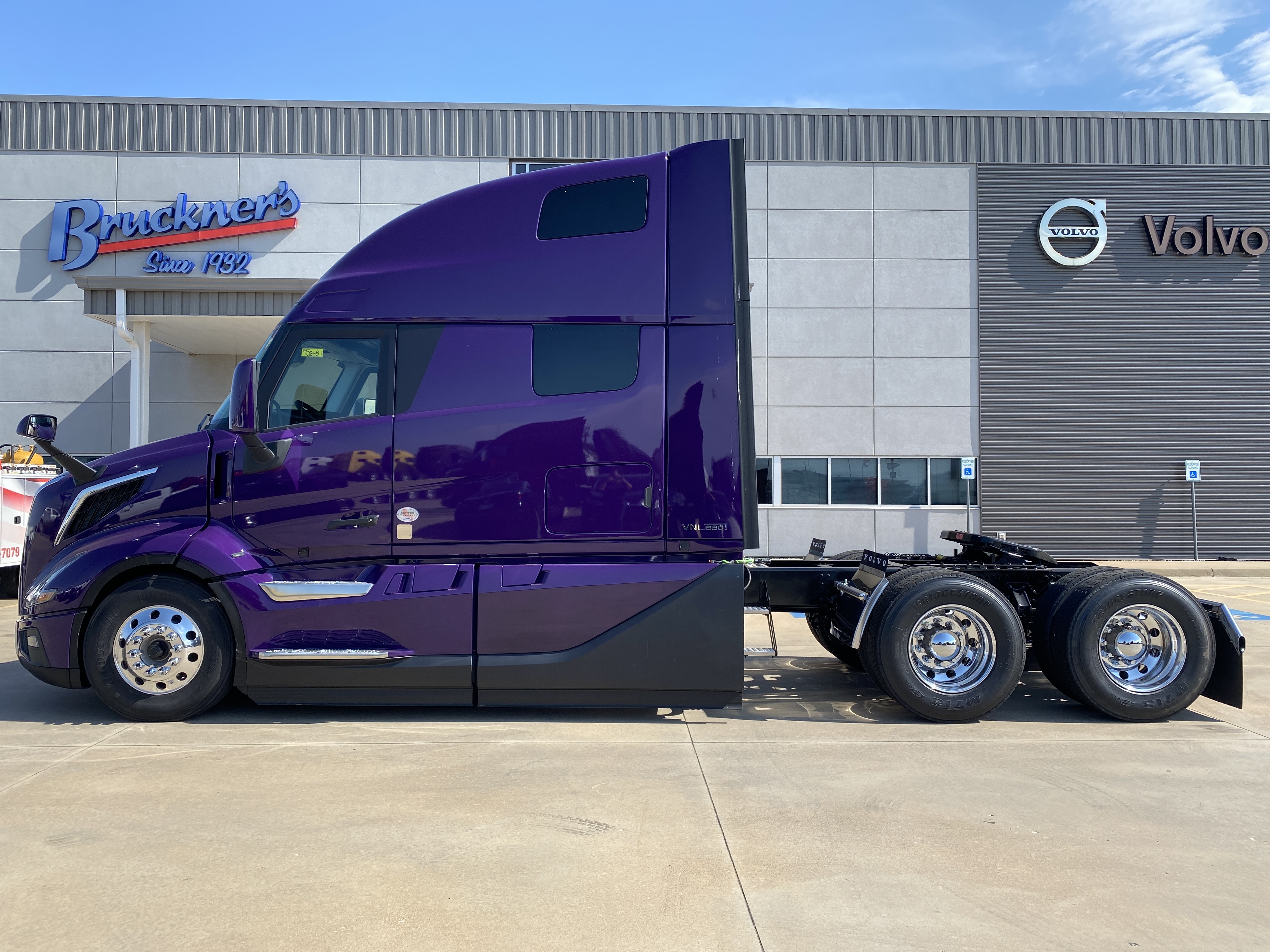 2026 Volvo - image 2