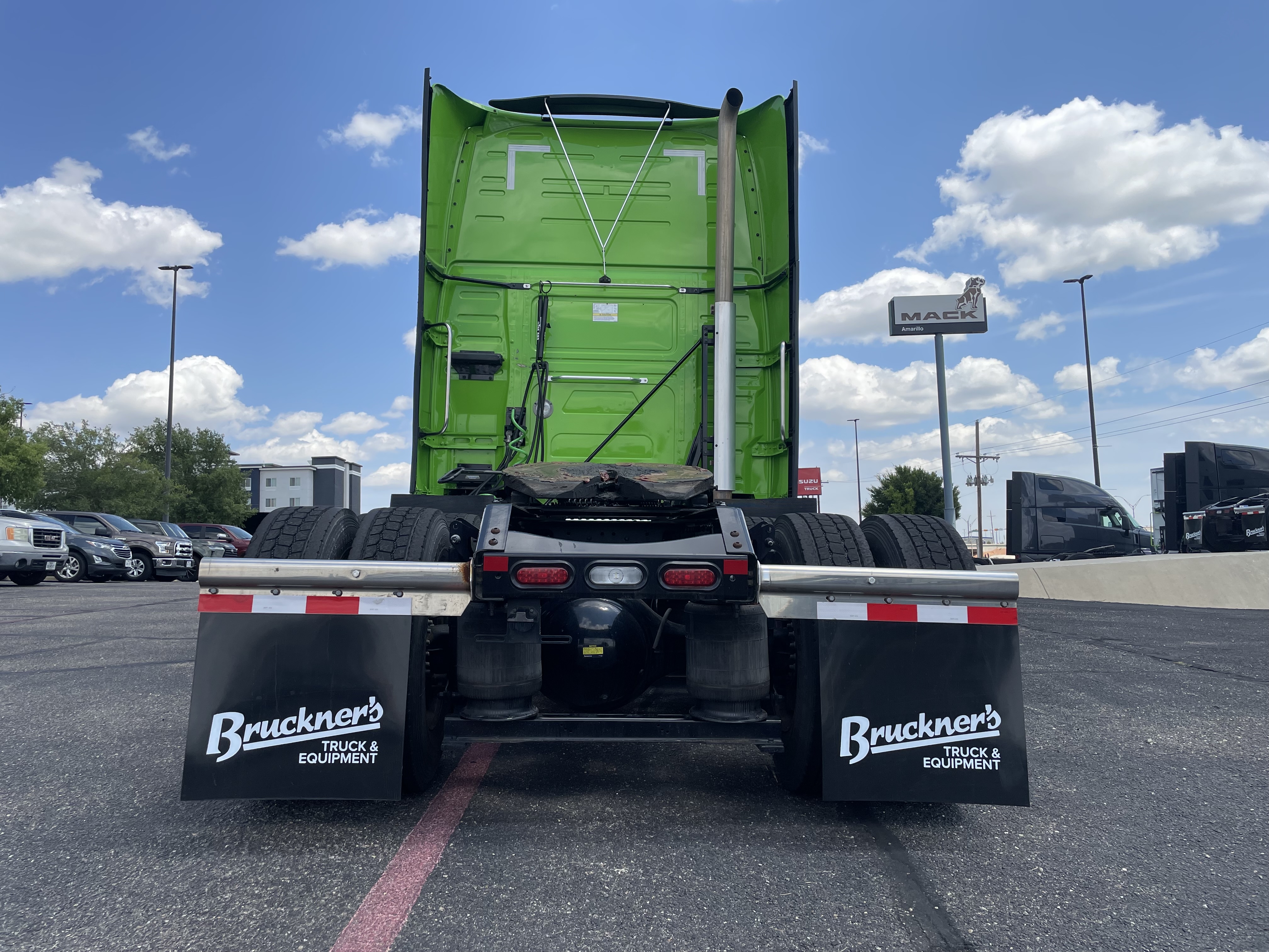 2024 Volvo - image 11