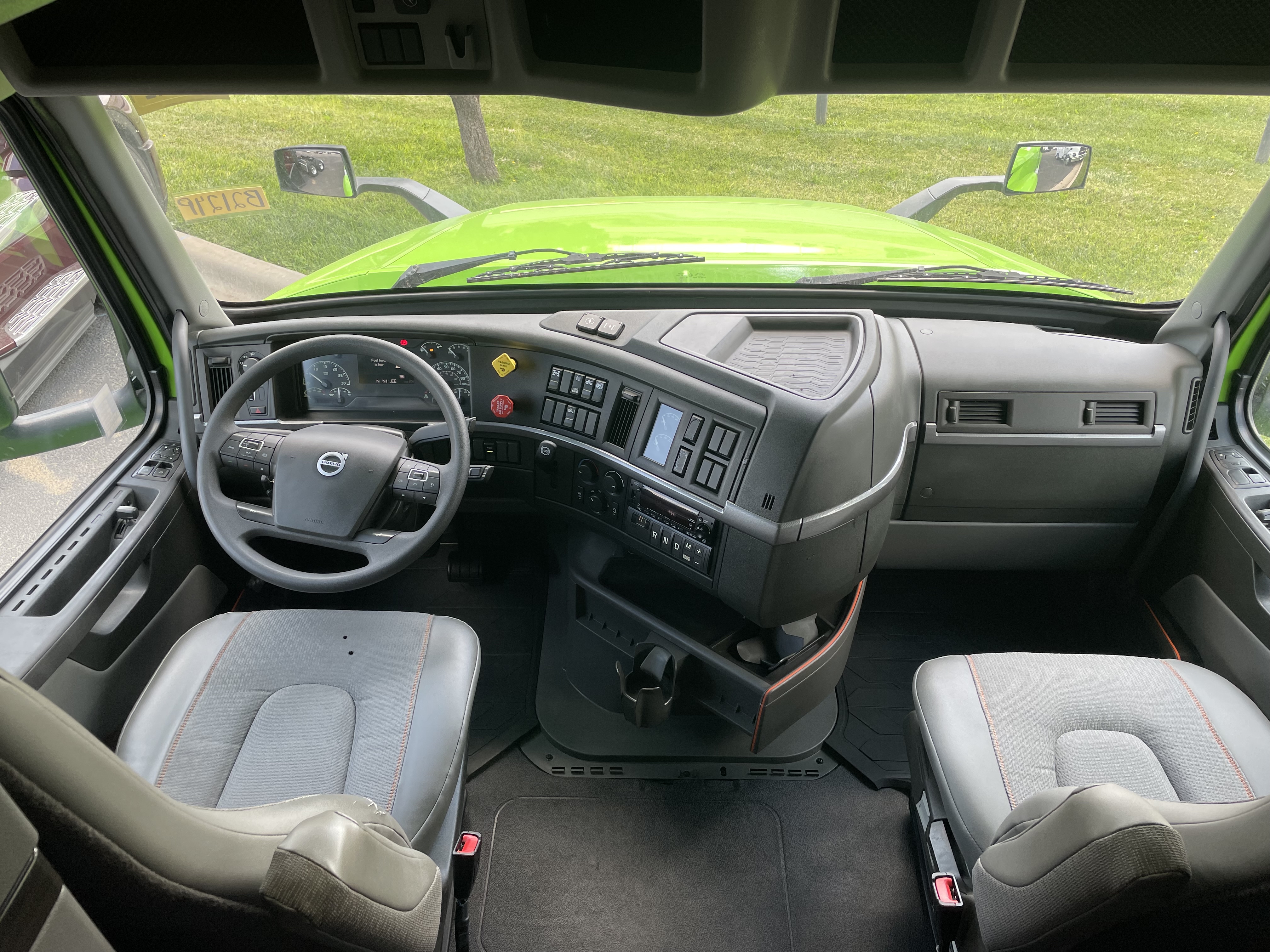 2024 Volvo - image 22