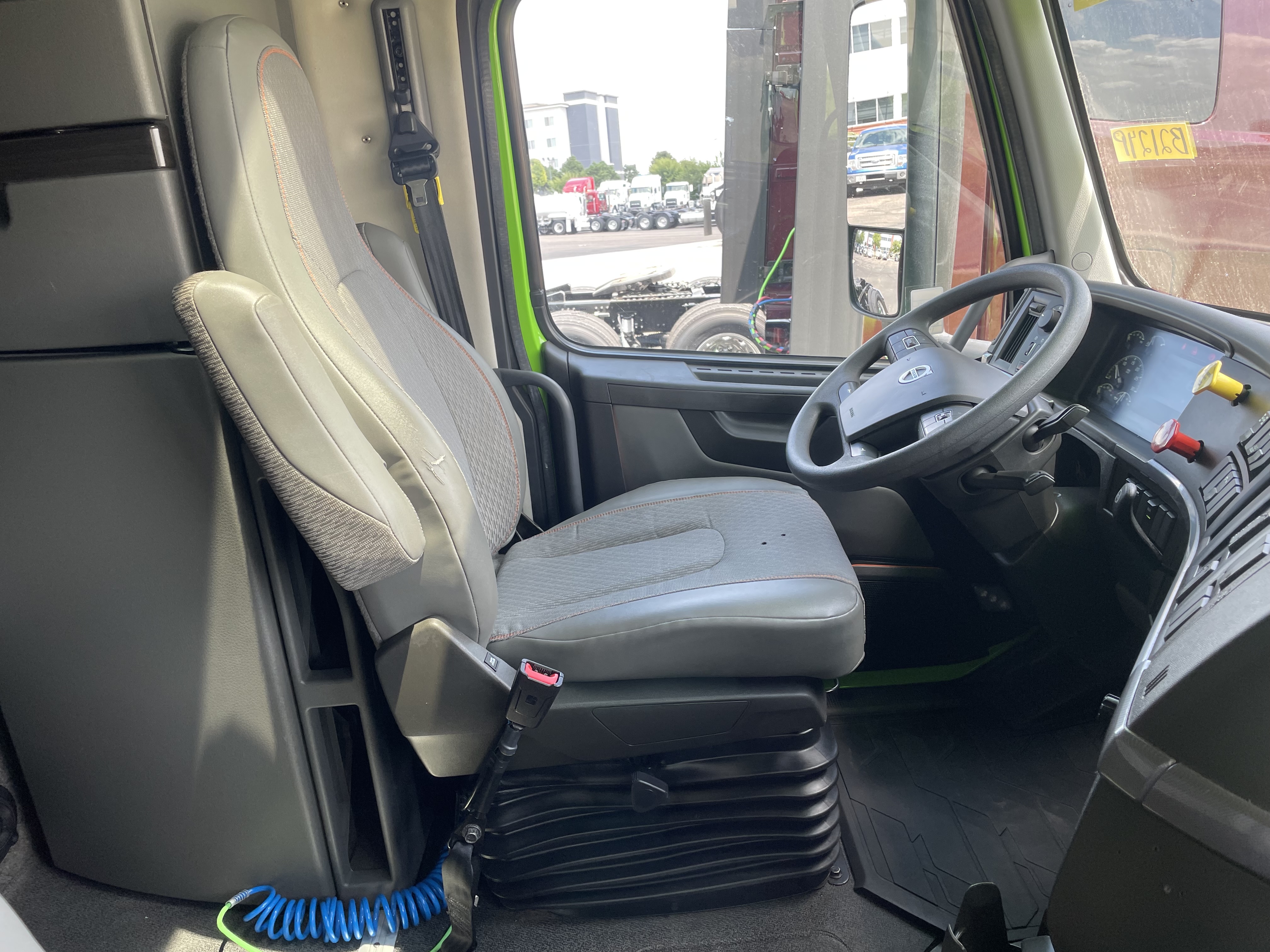 2024 Volvo - image 14