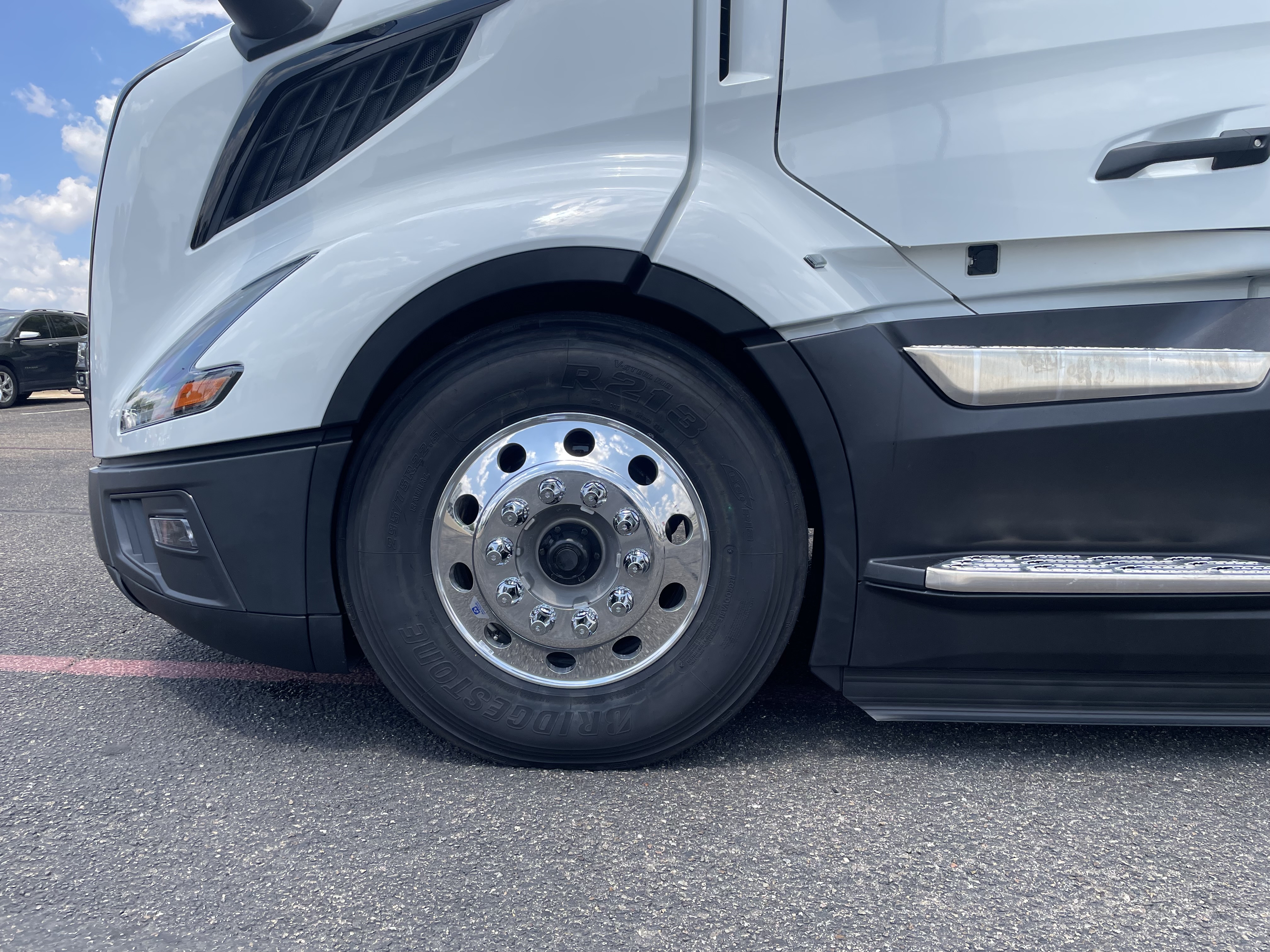 2026 Volvo - image 17