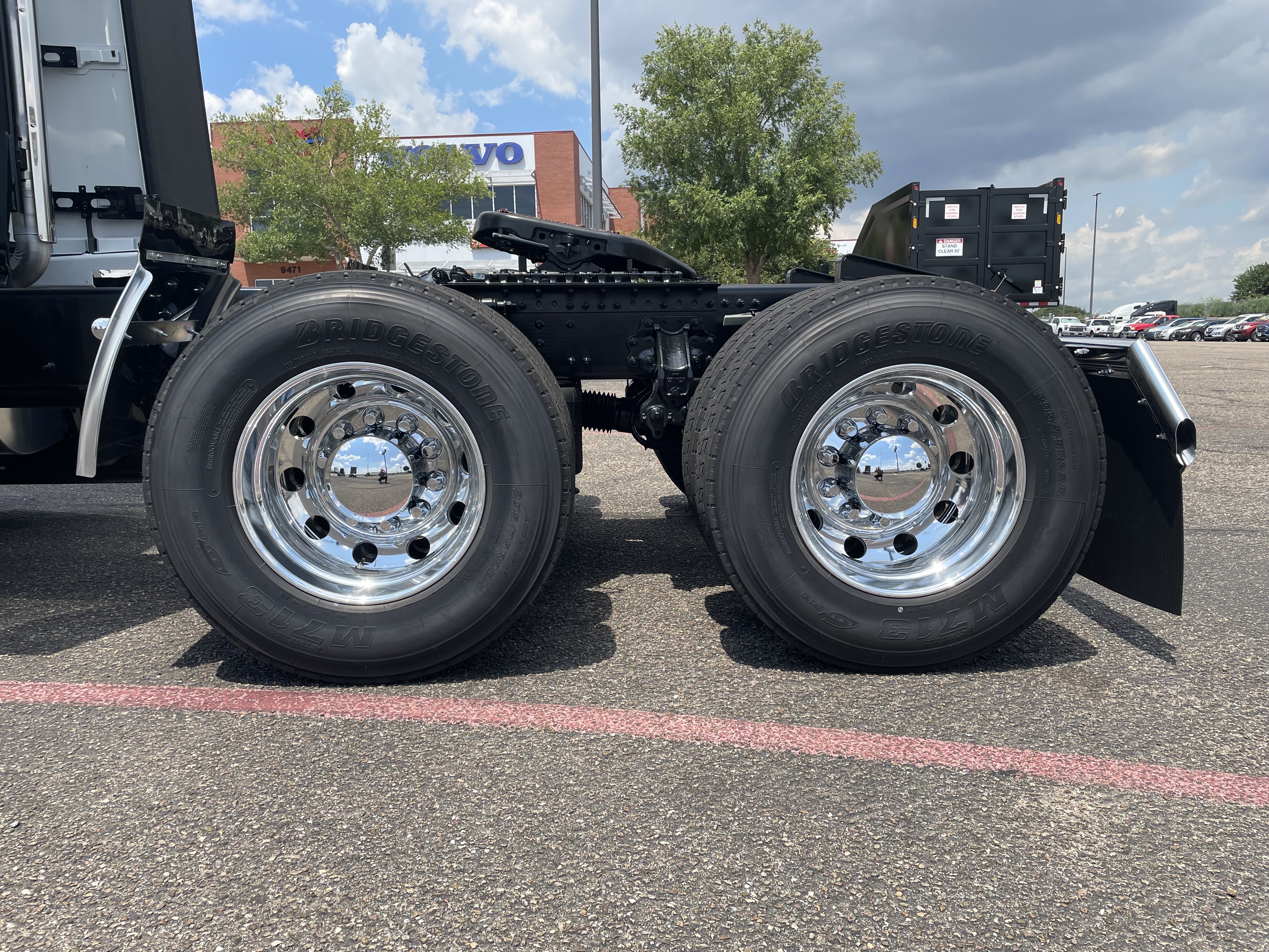 2026 Volvo - image 18