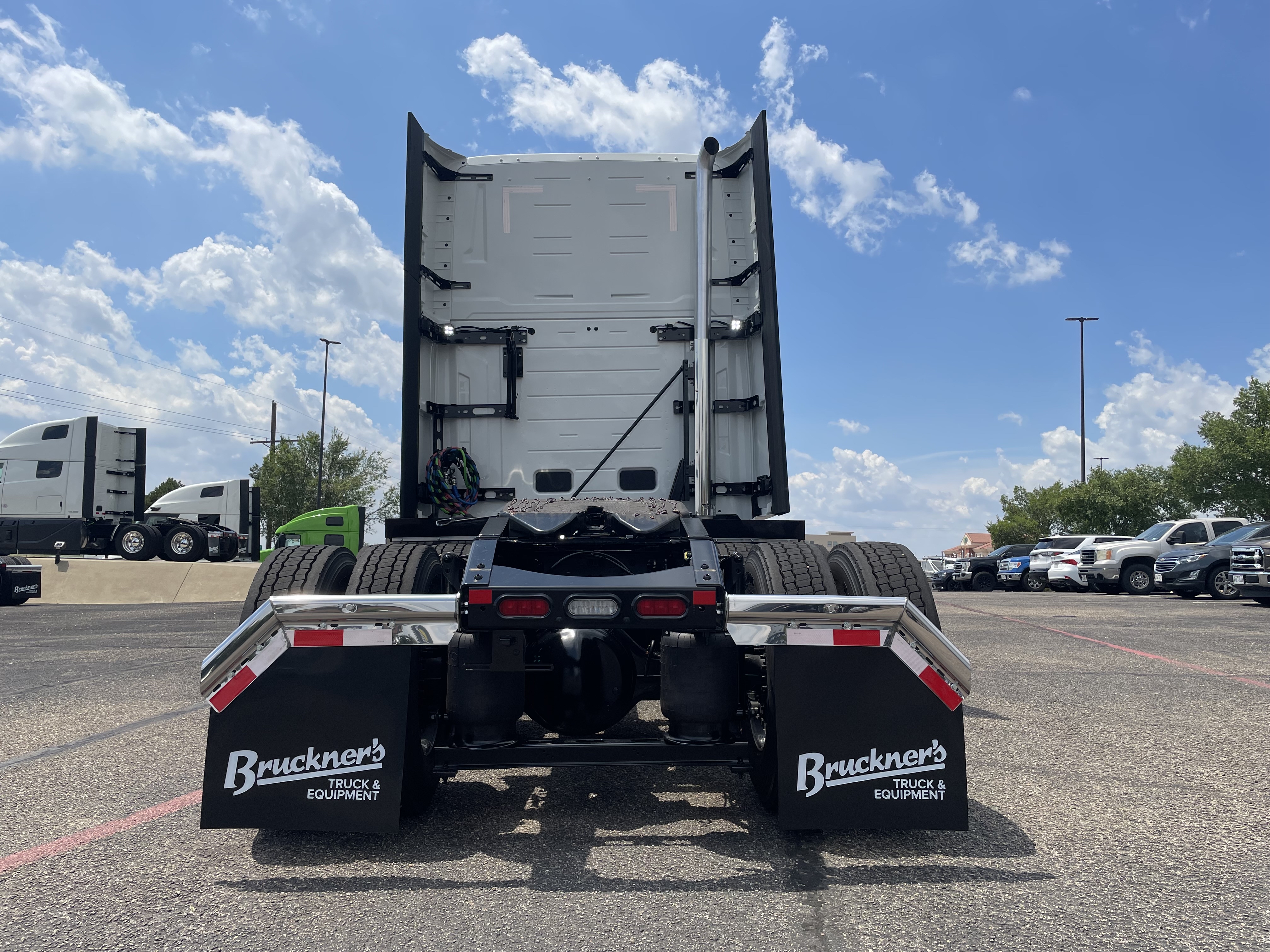 2026 Volvo - image 21