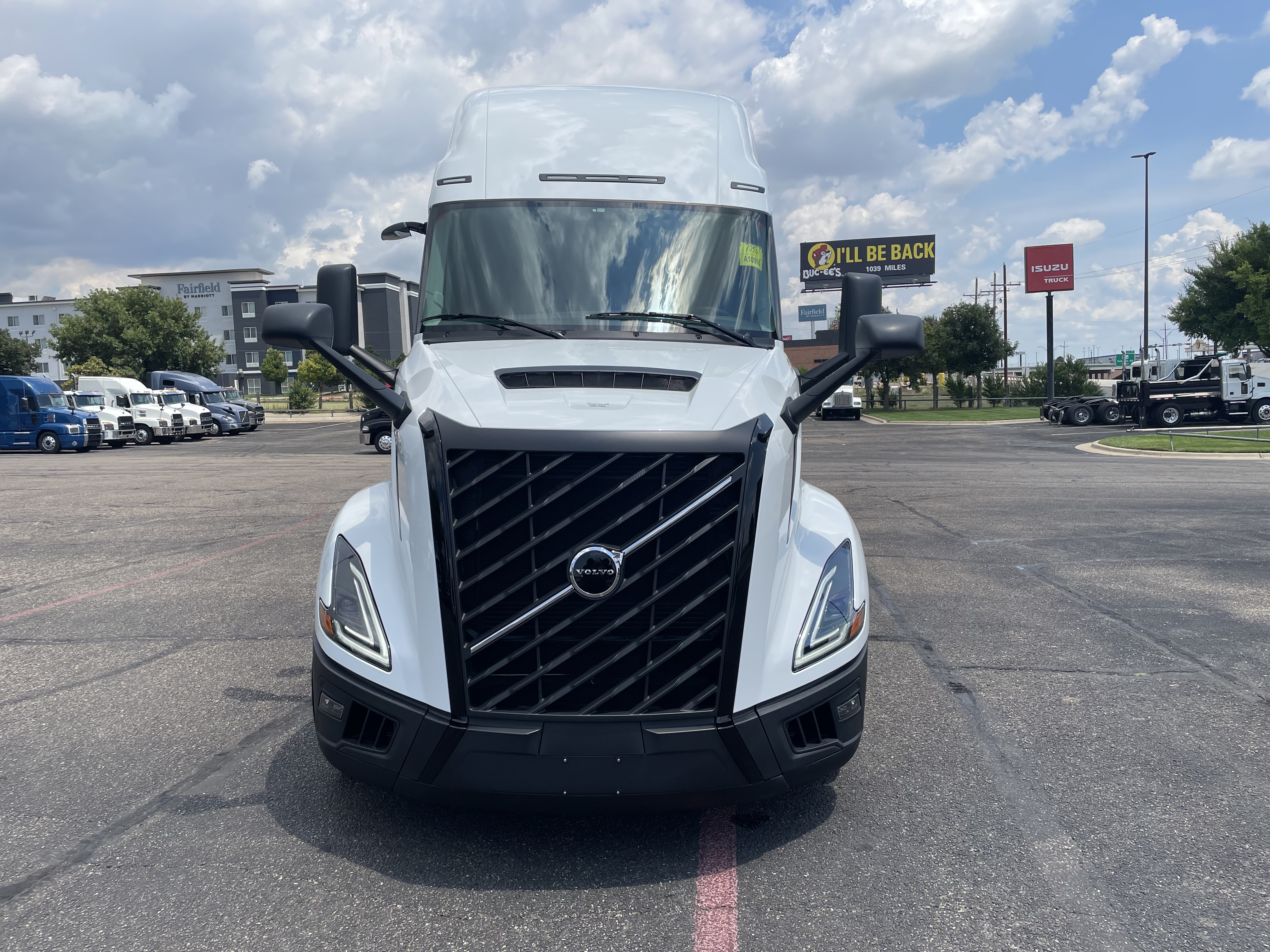 2026 Volvo - image 23