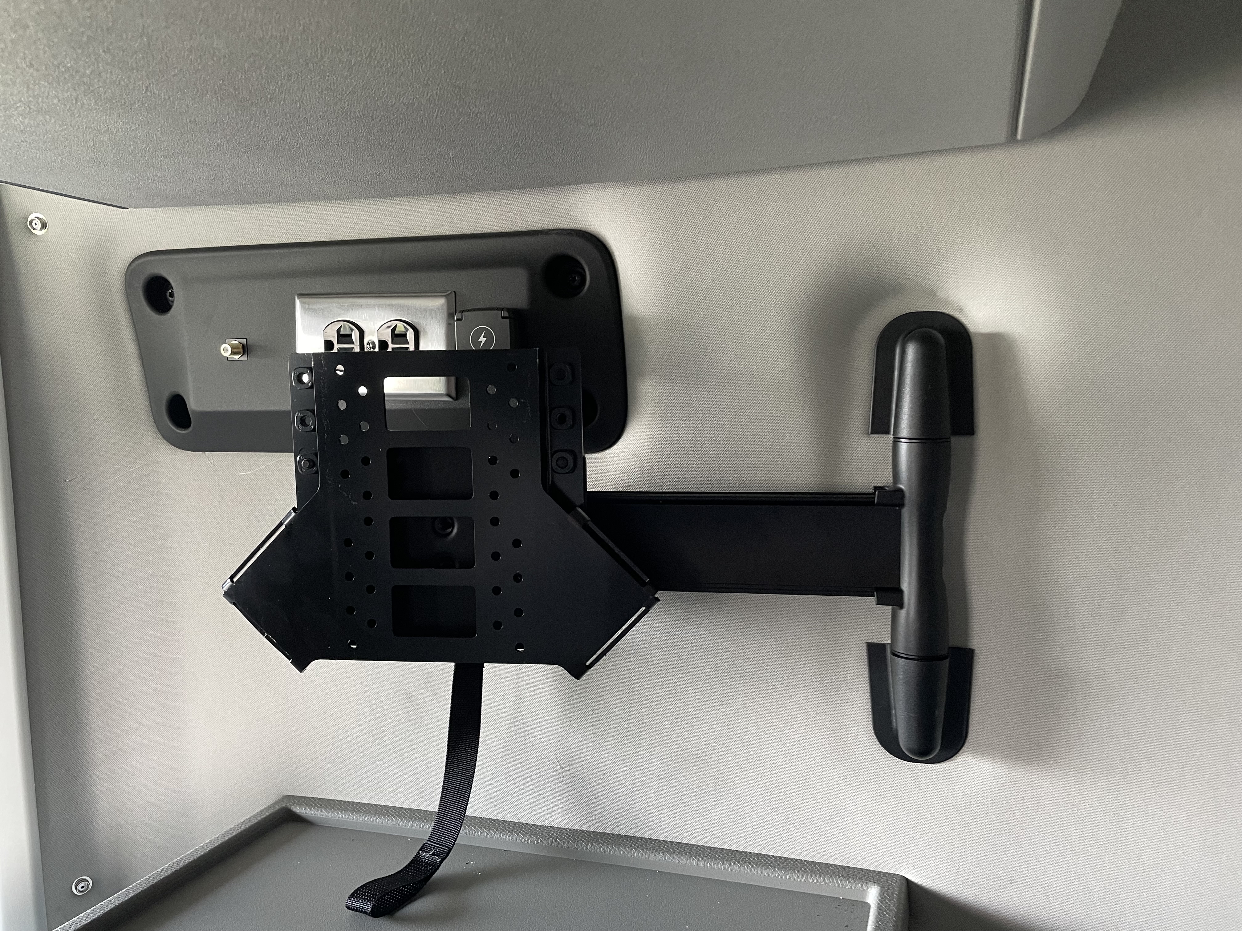 2026 Volvo - image 16