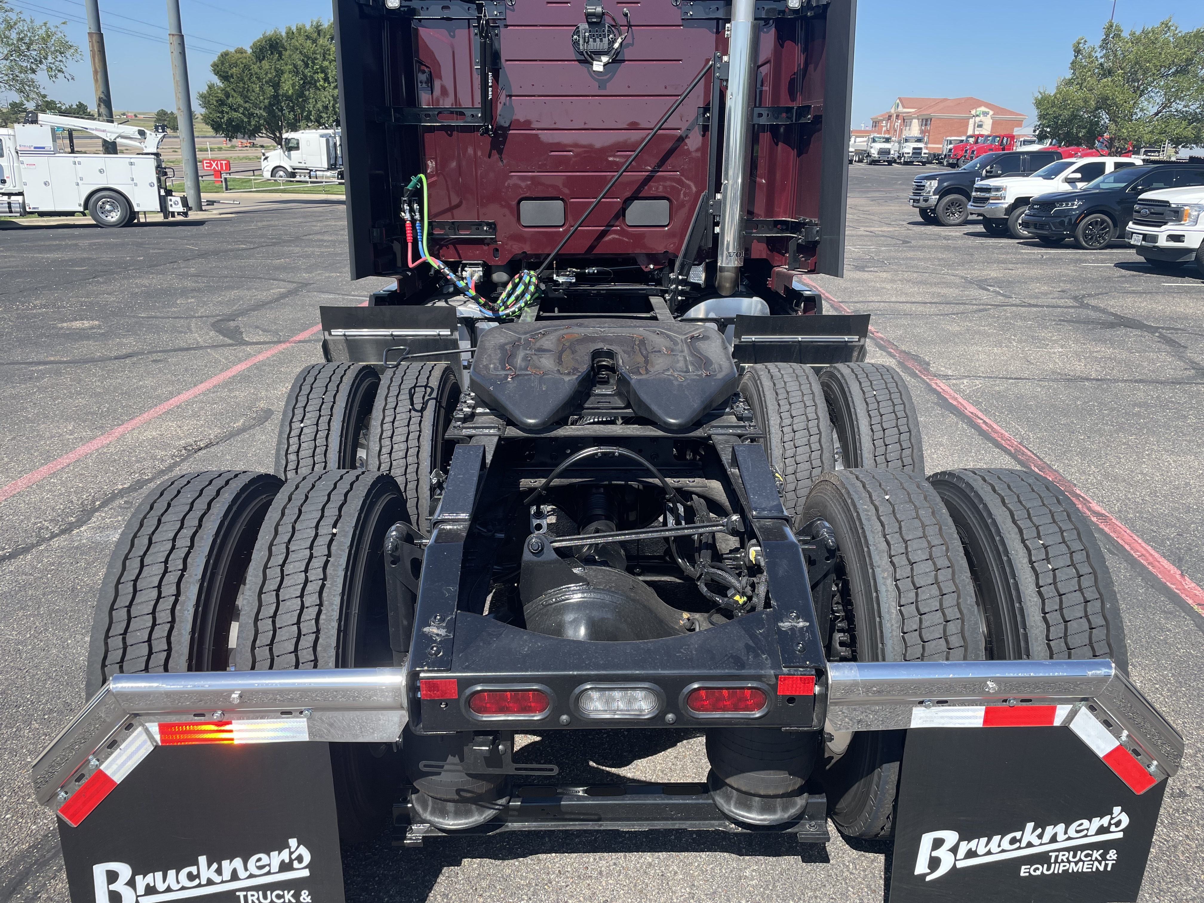 2026 Volvo - image 10