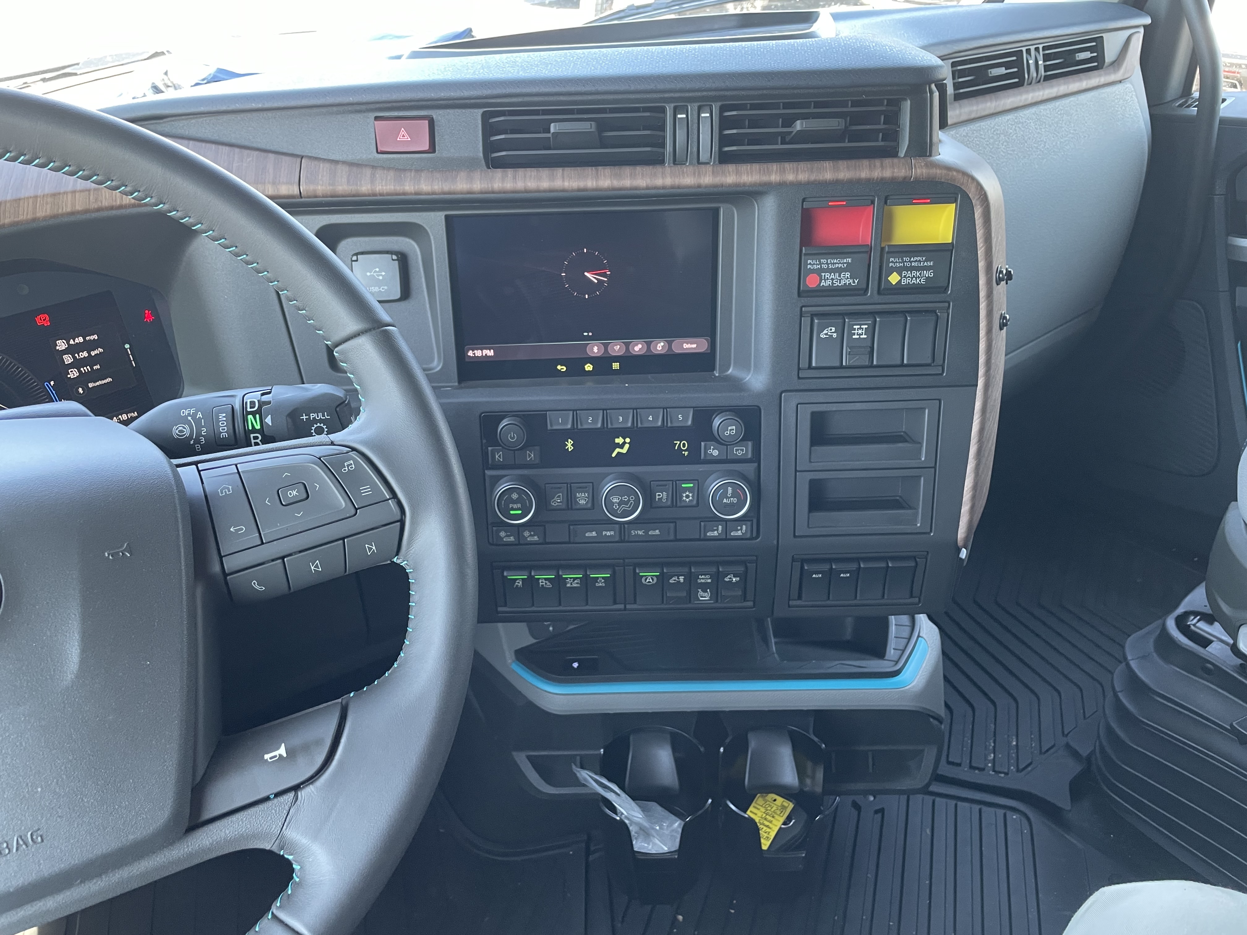 2026 Volvo - image 14