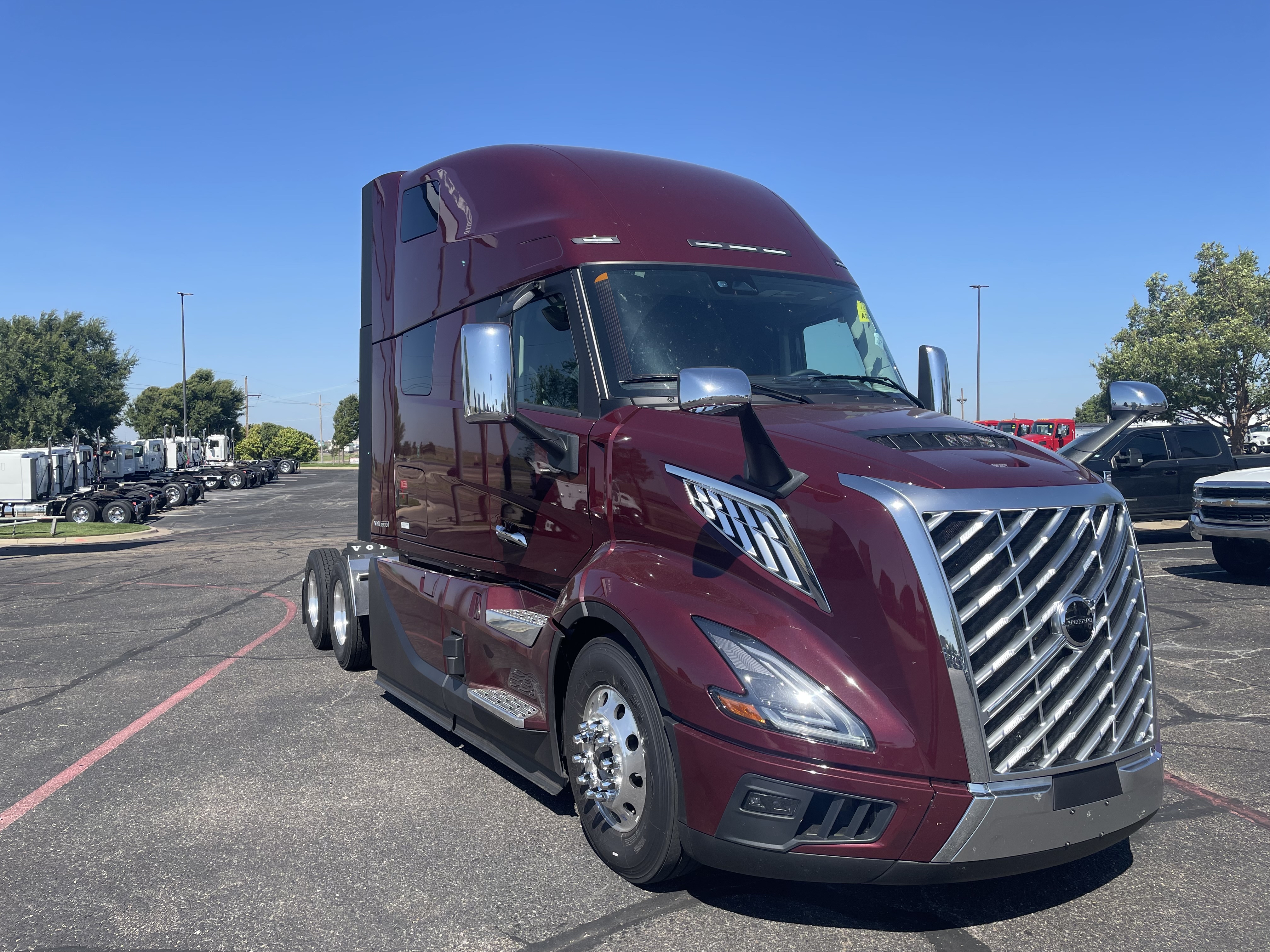 2026 Volvo - image 3