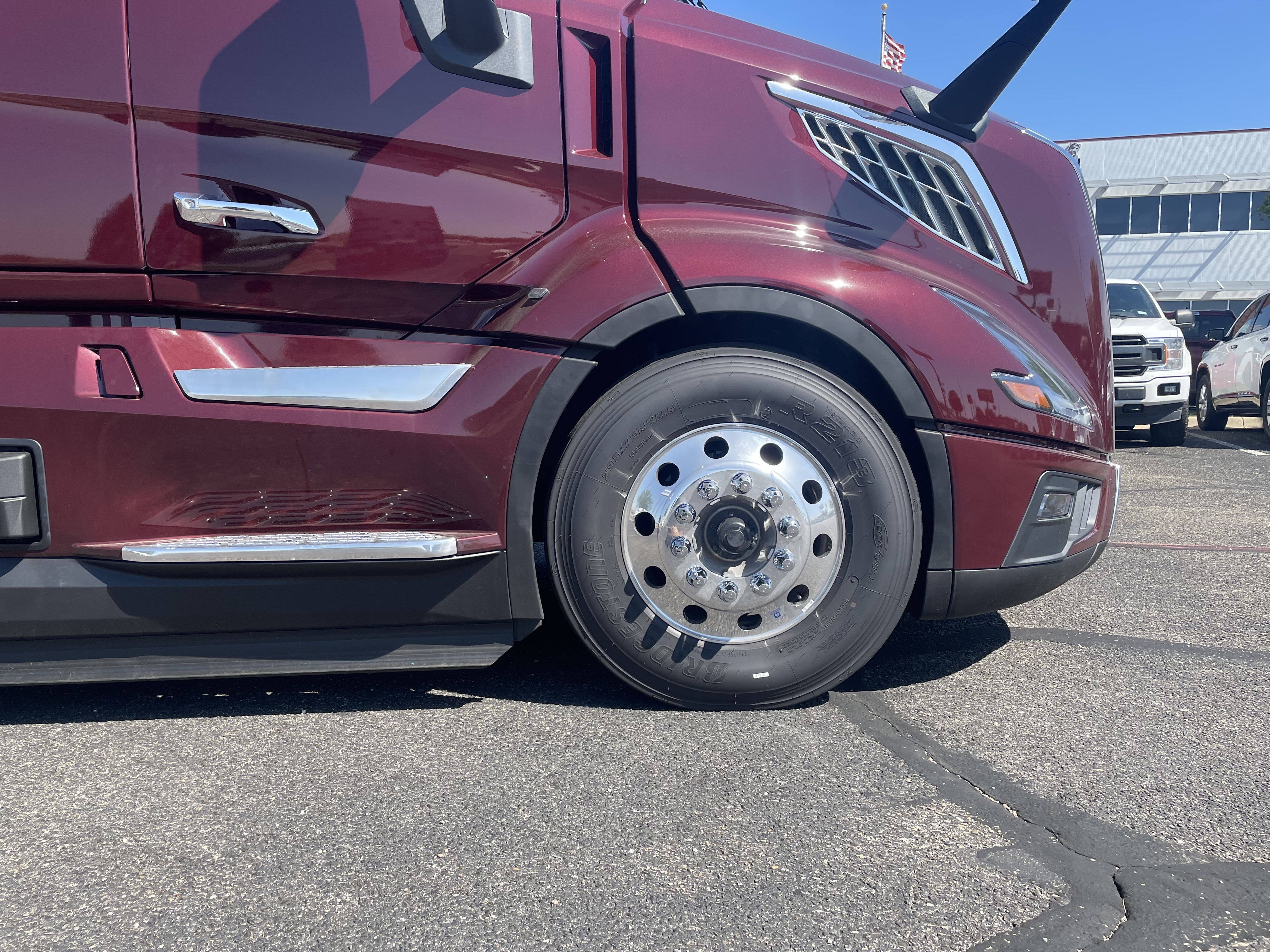 2026 Volvo - image 7