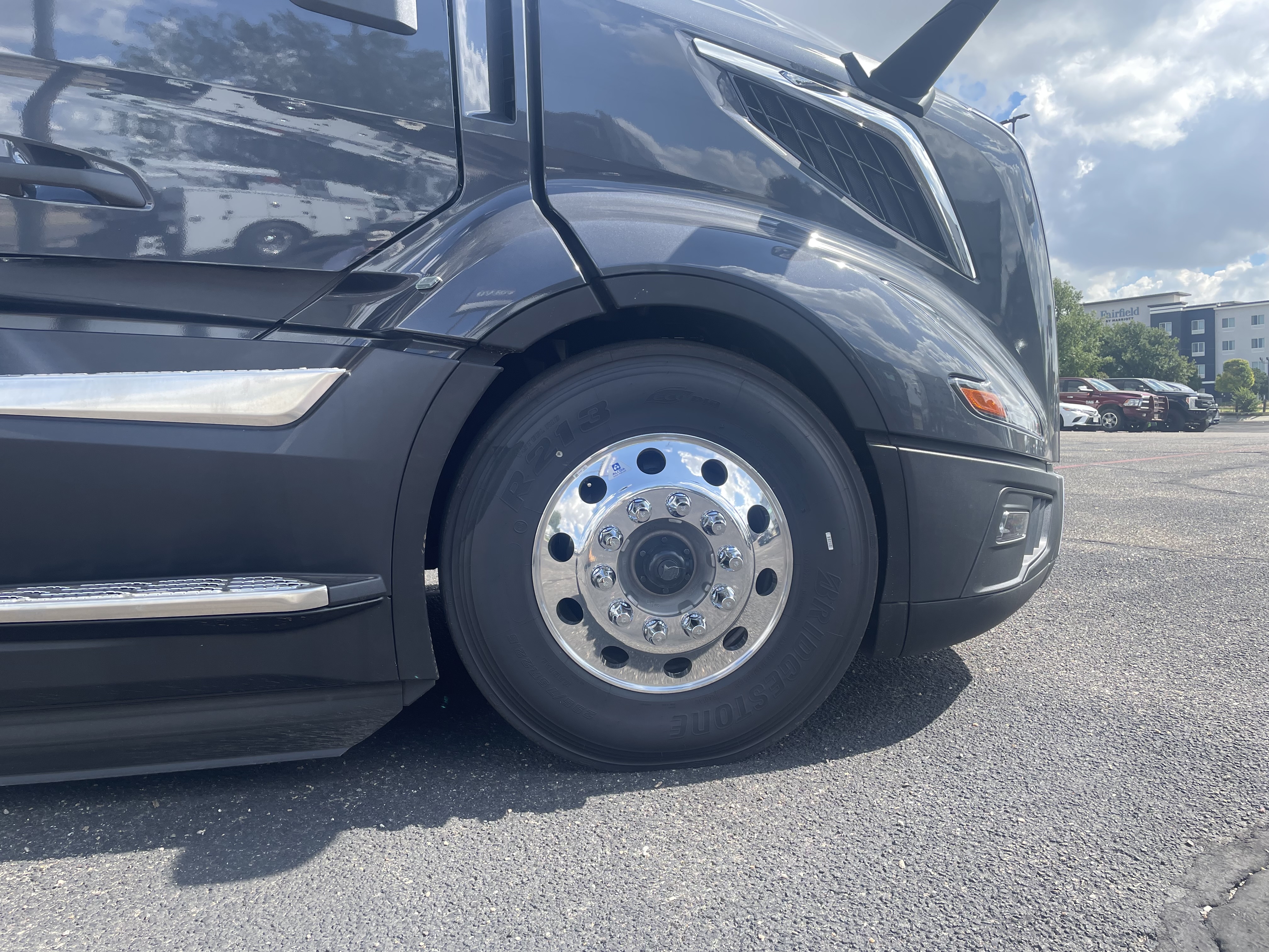 2026 Volvo - image 7