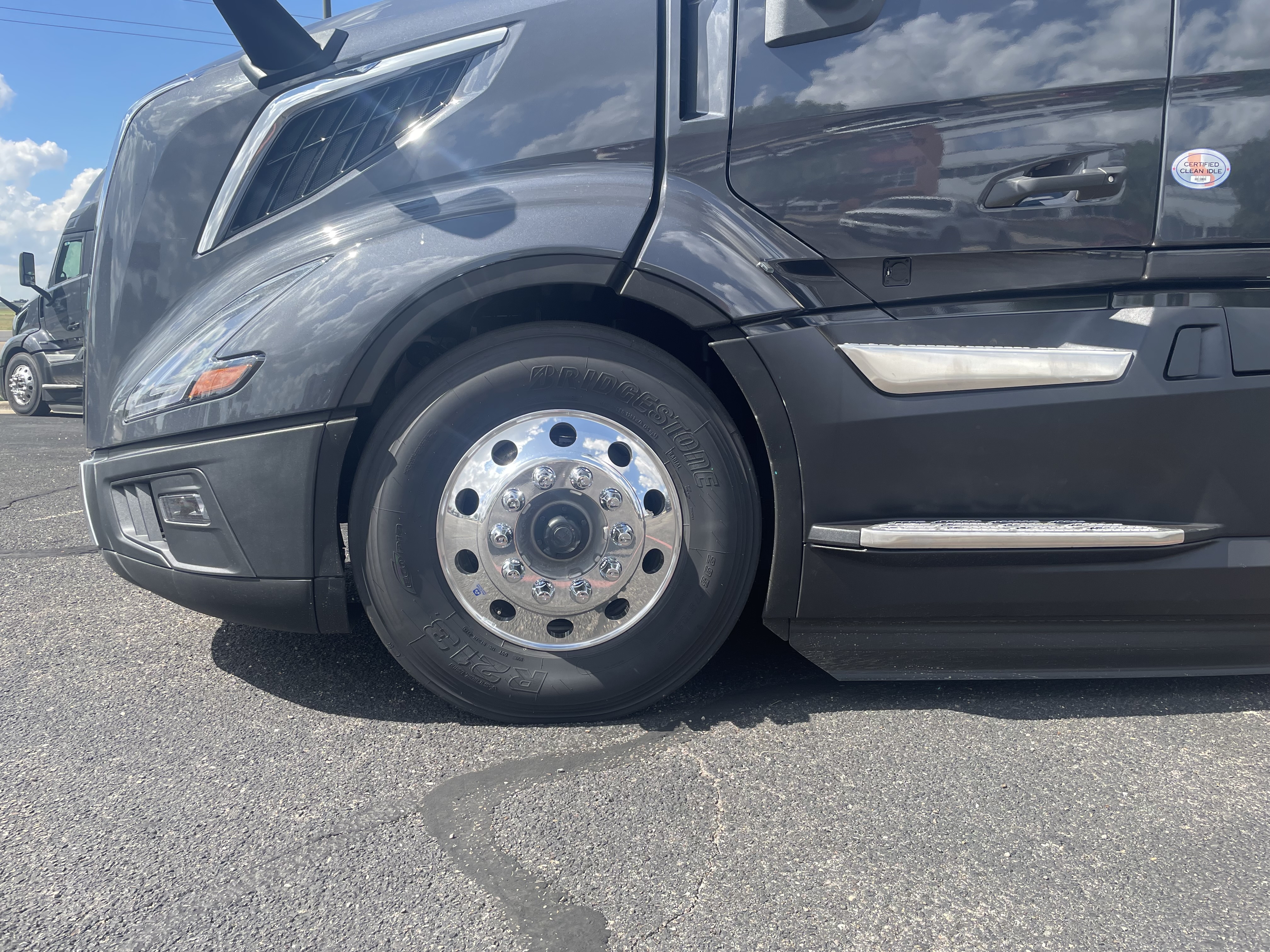 2026 Volvo - image 5