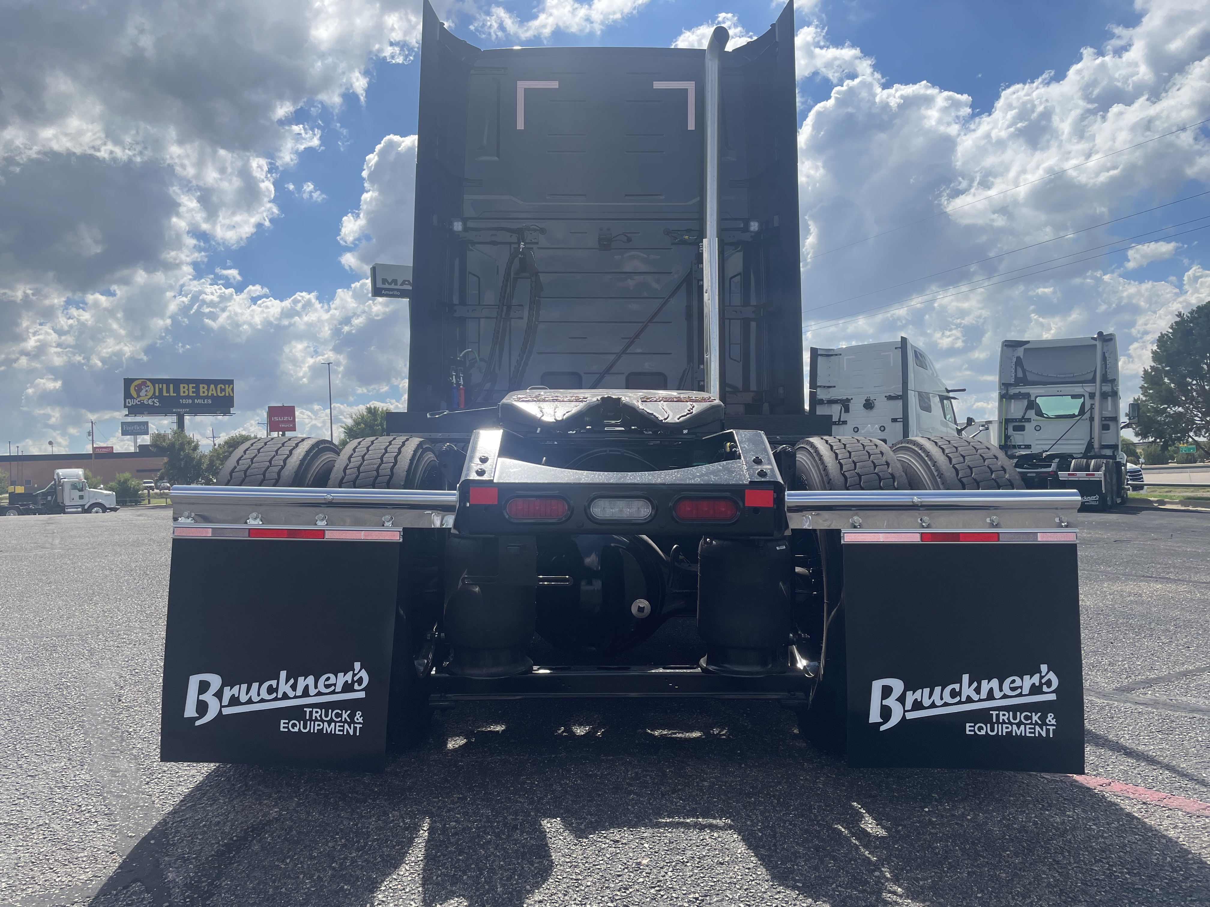 2026 Volvo - image 10