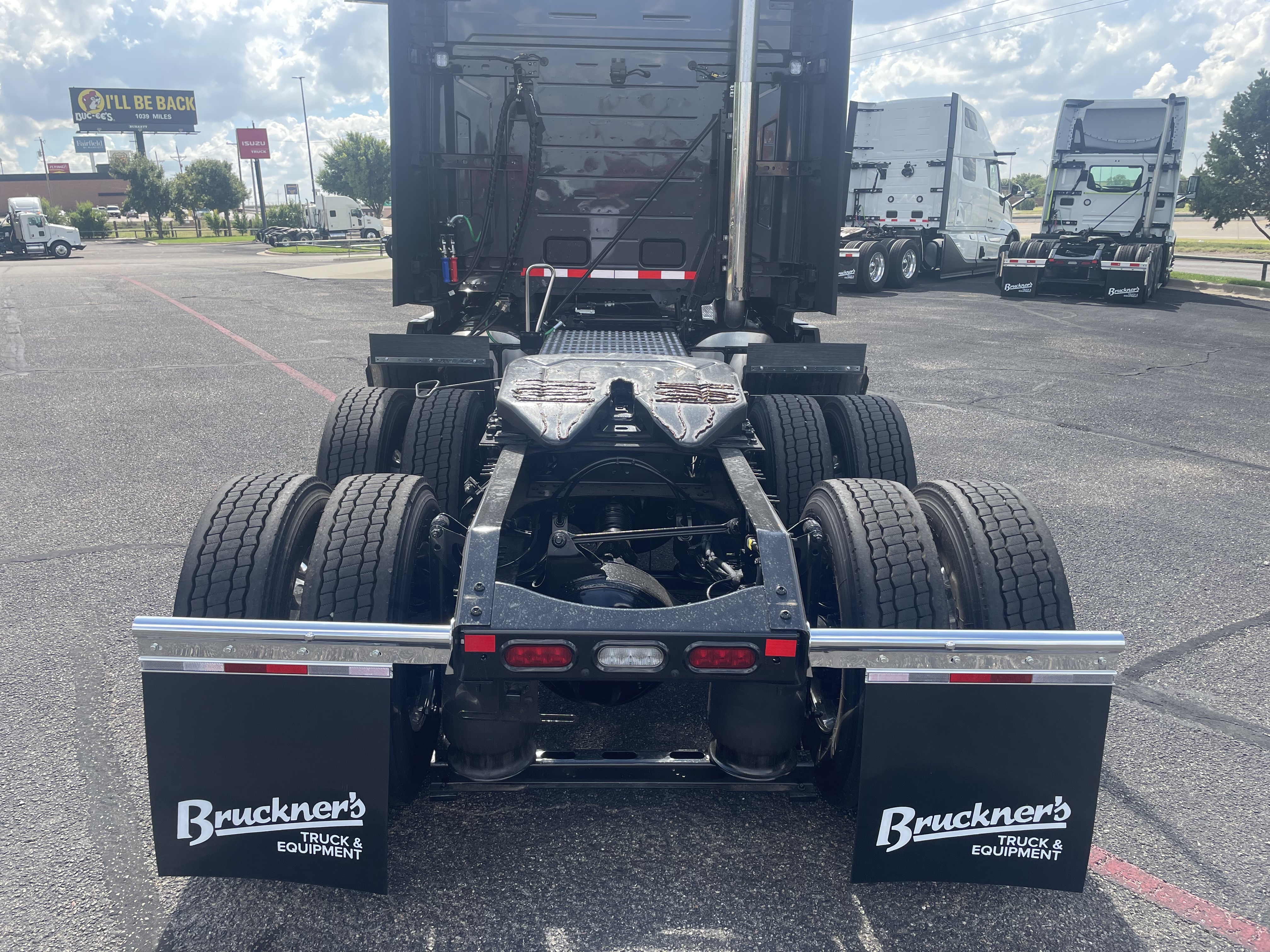 2026 Volvo - image 9