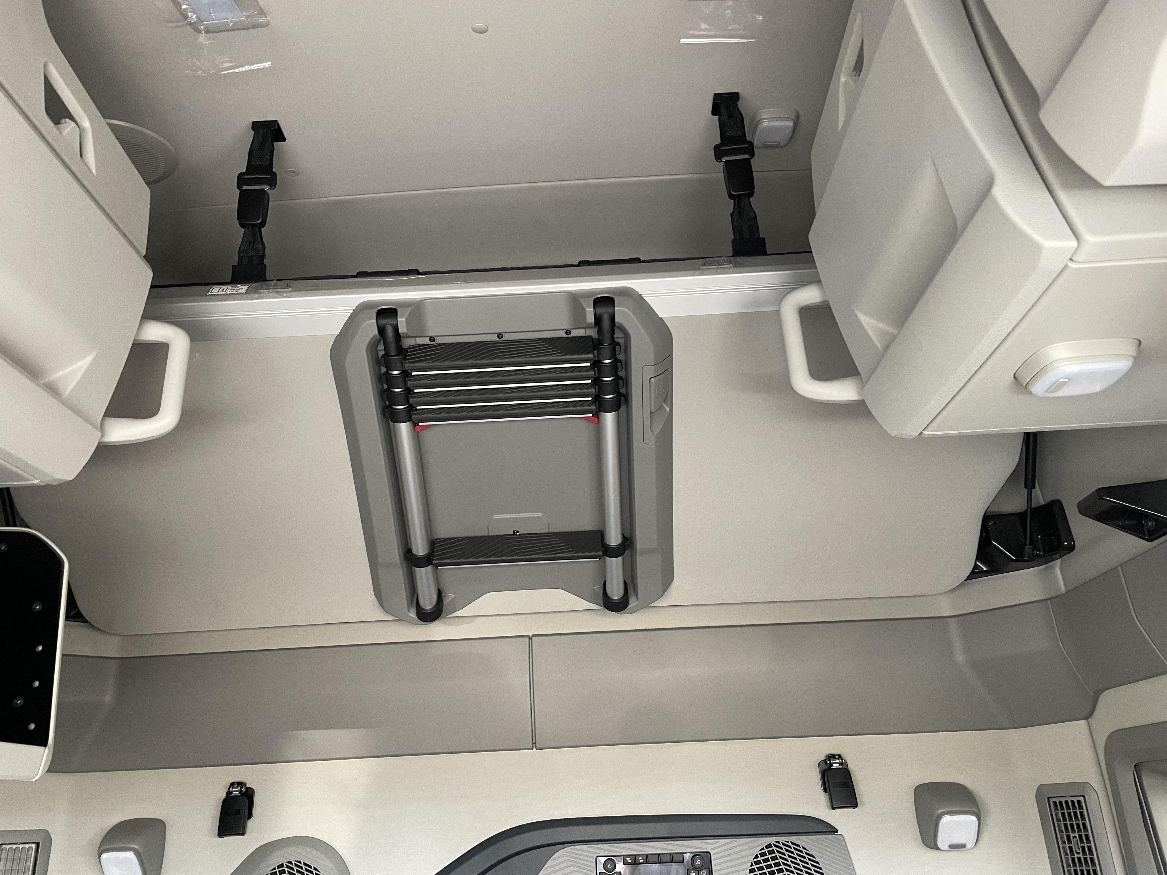 2026 Volvo - image 20