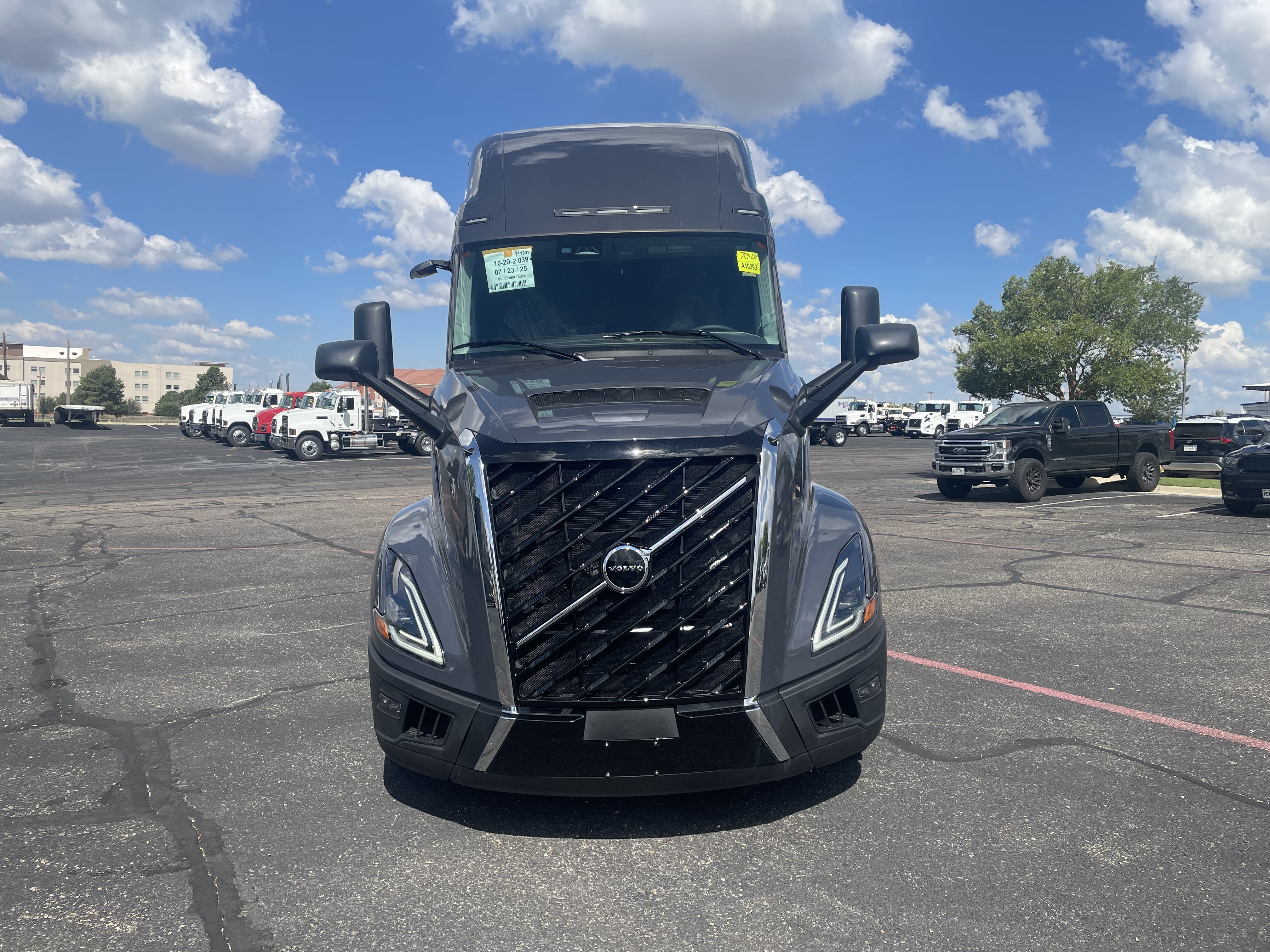 2026 Volvo - image 22