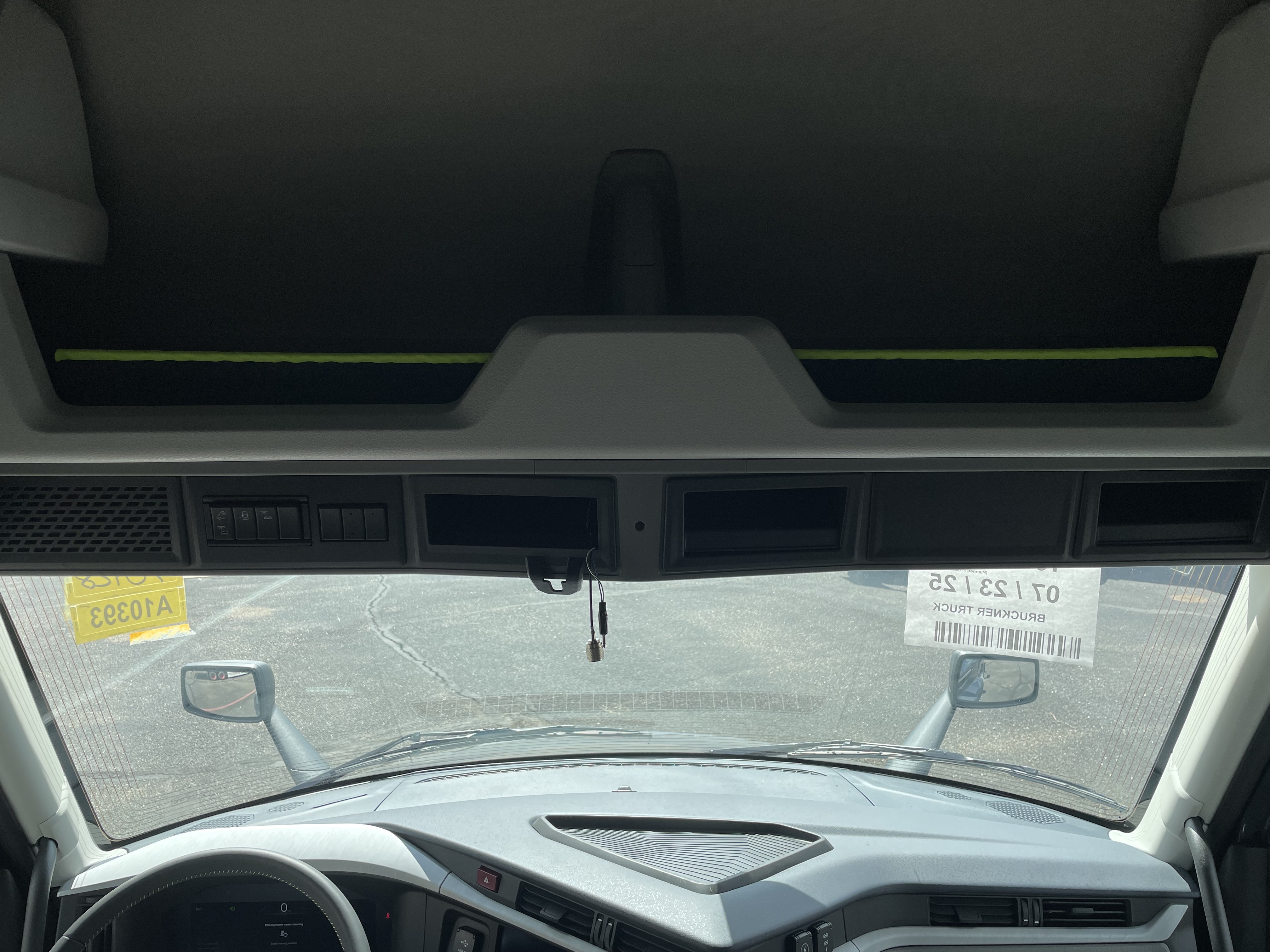 2026 Volvo - image 21