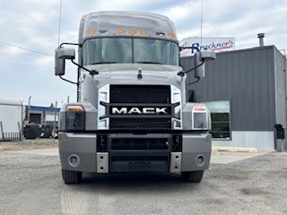 2019 Mack - image 2