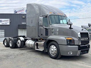2019 Mack - image 3