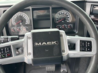 2019 Mack - image 12