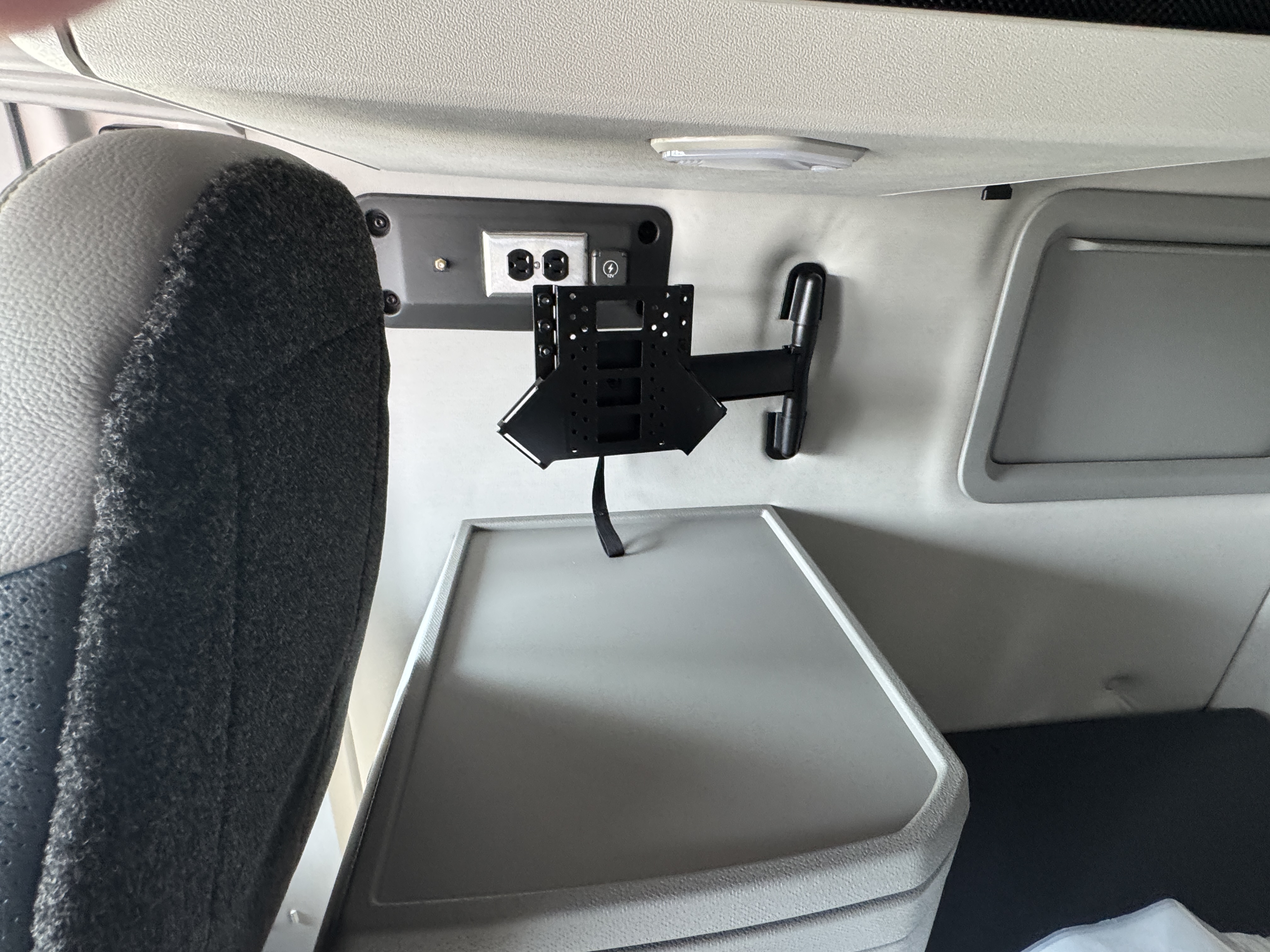 2026 Volvo - image 10