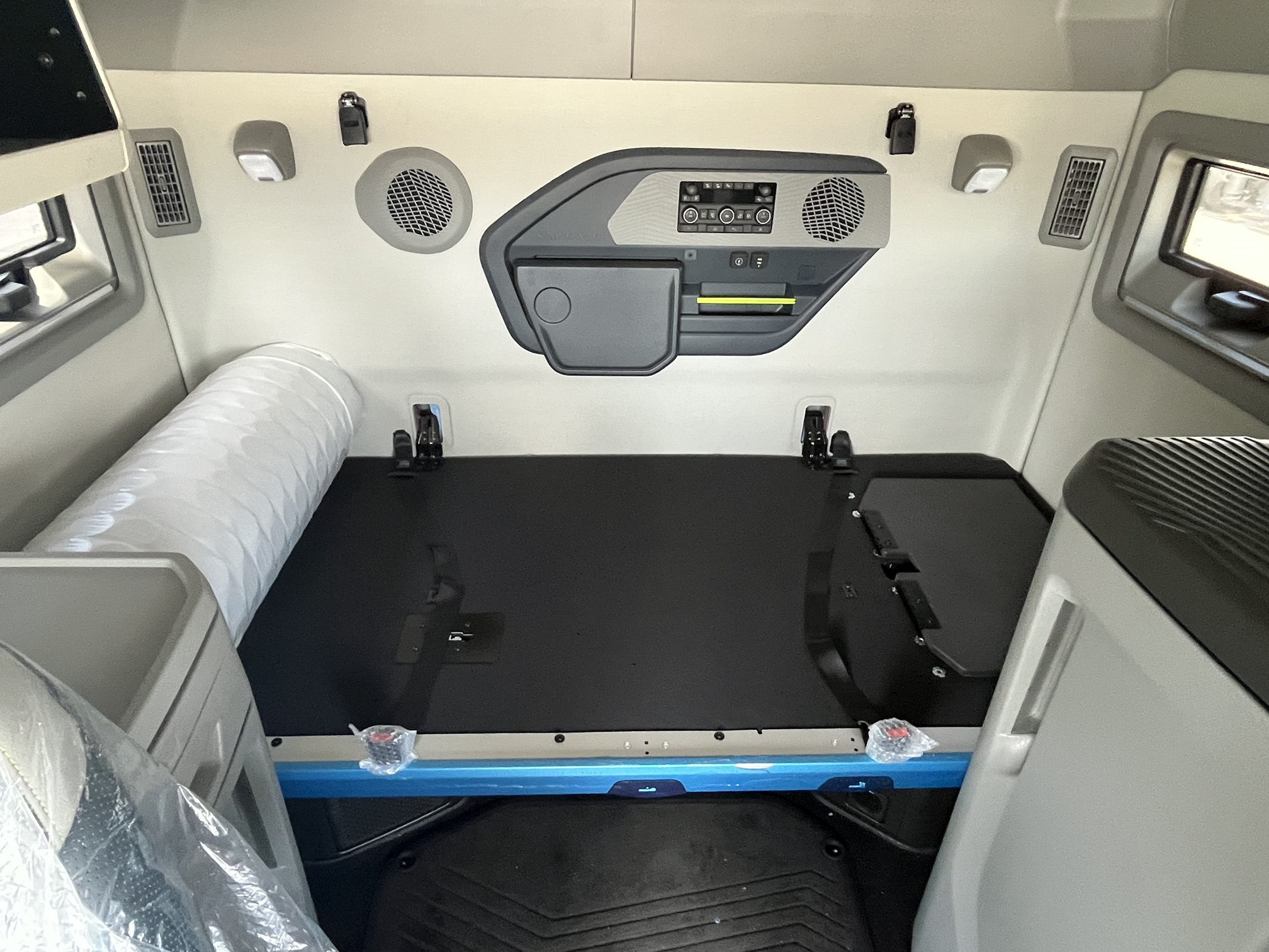 2026 Volvo - image 10