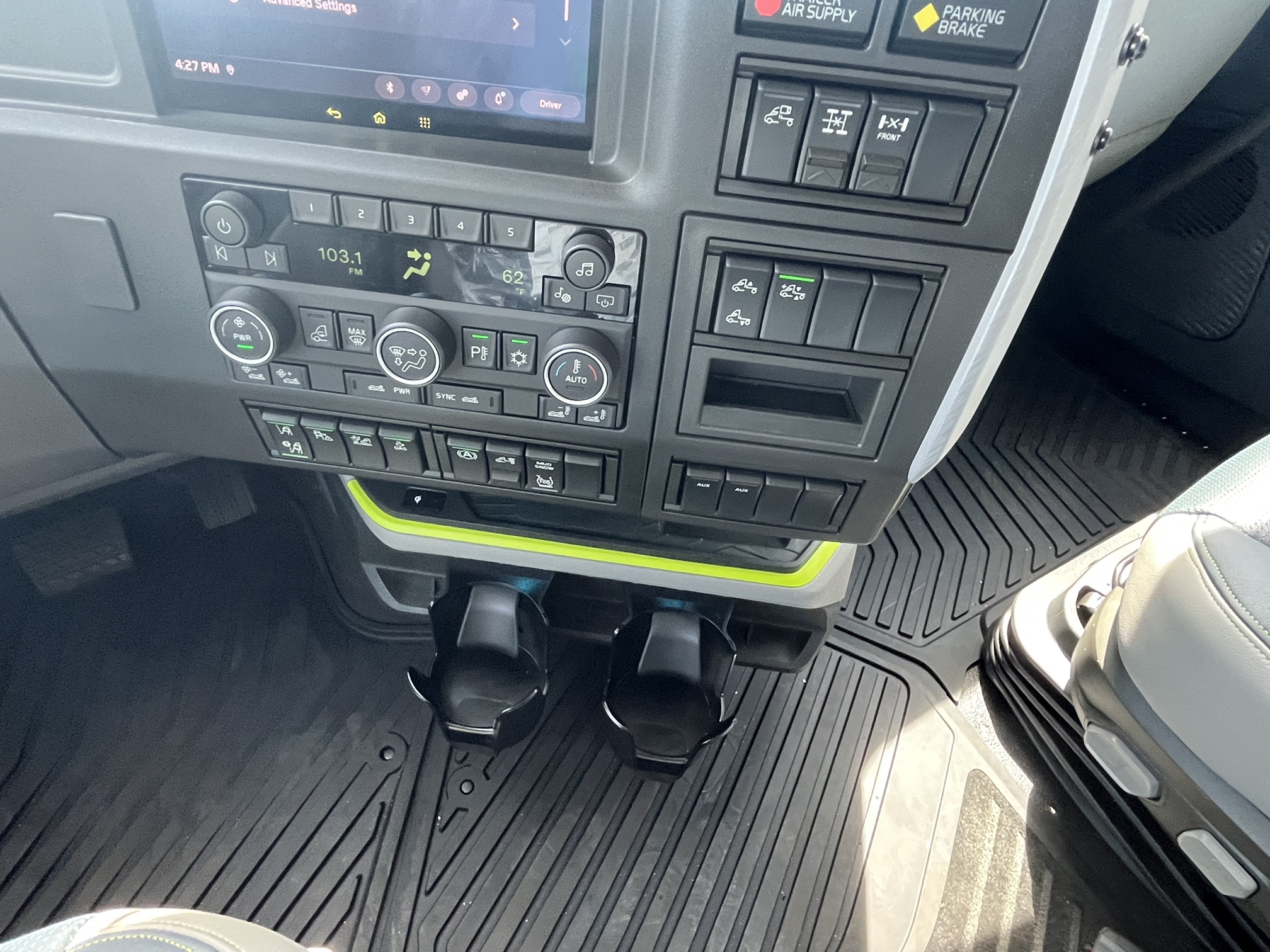 2026 Volvo - image 19