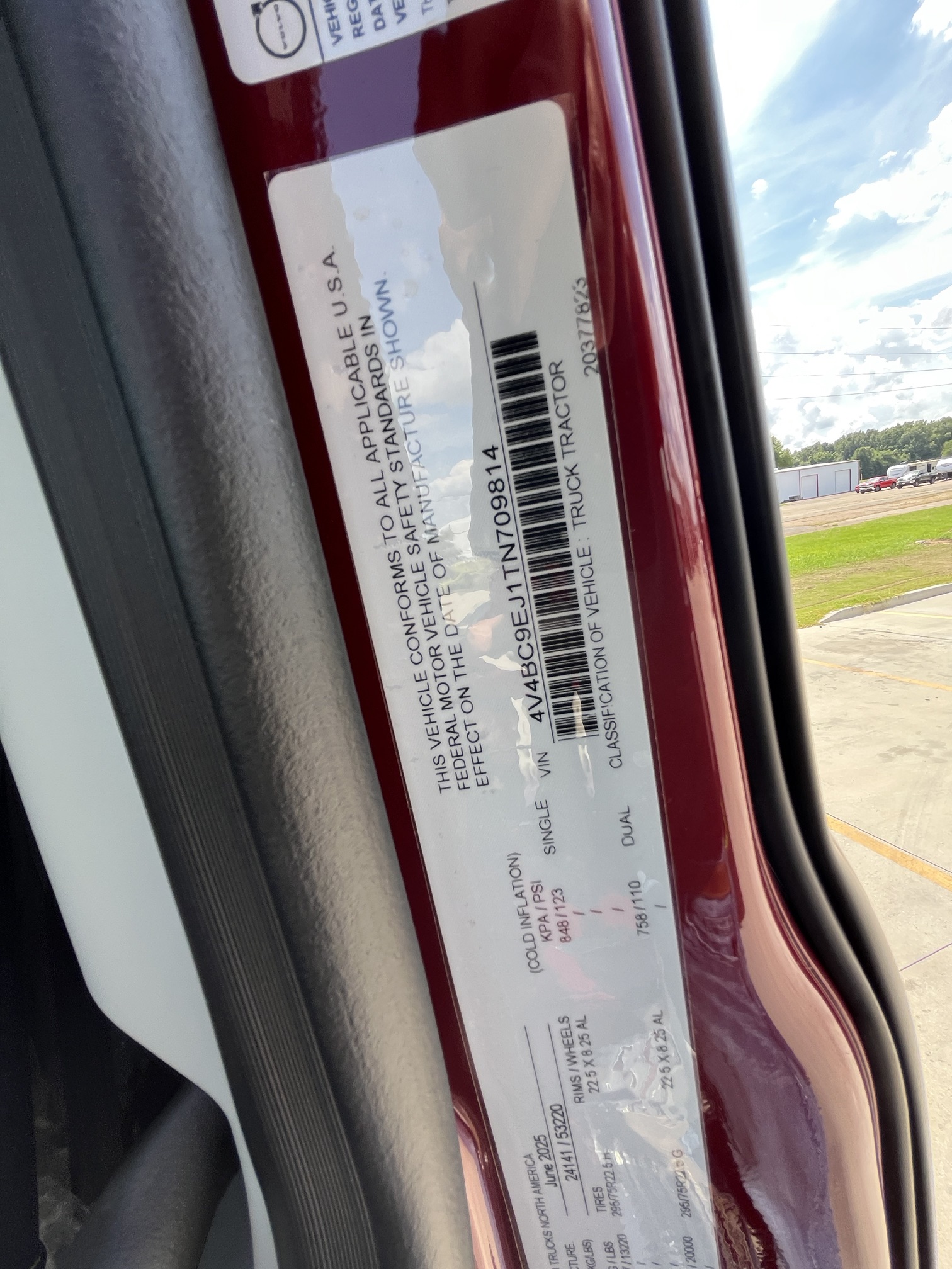 2026 Volvo - image 26