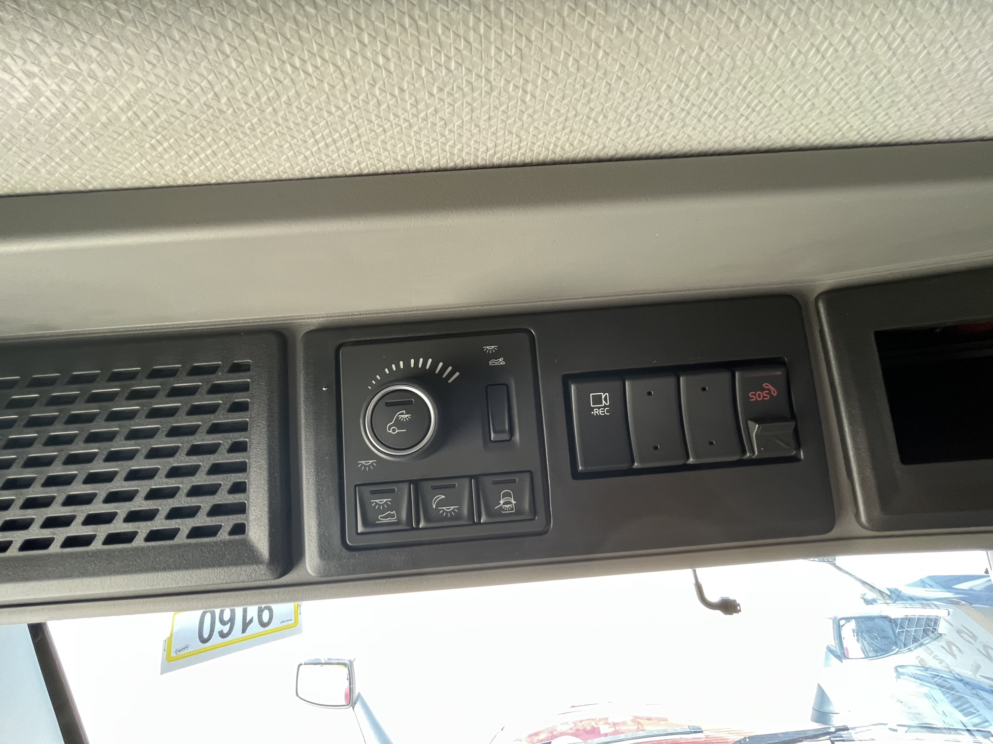 2026 Volvo - image 24