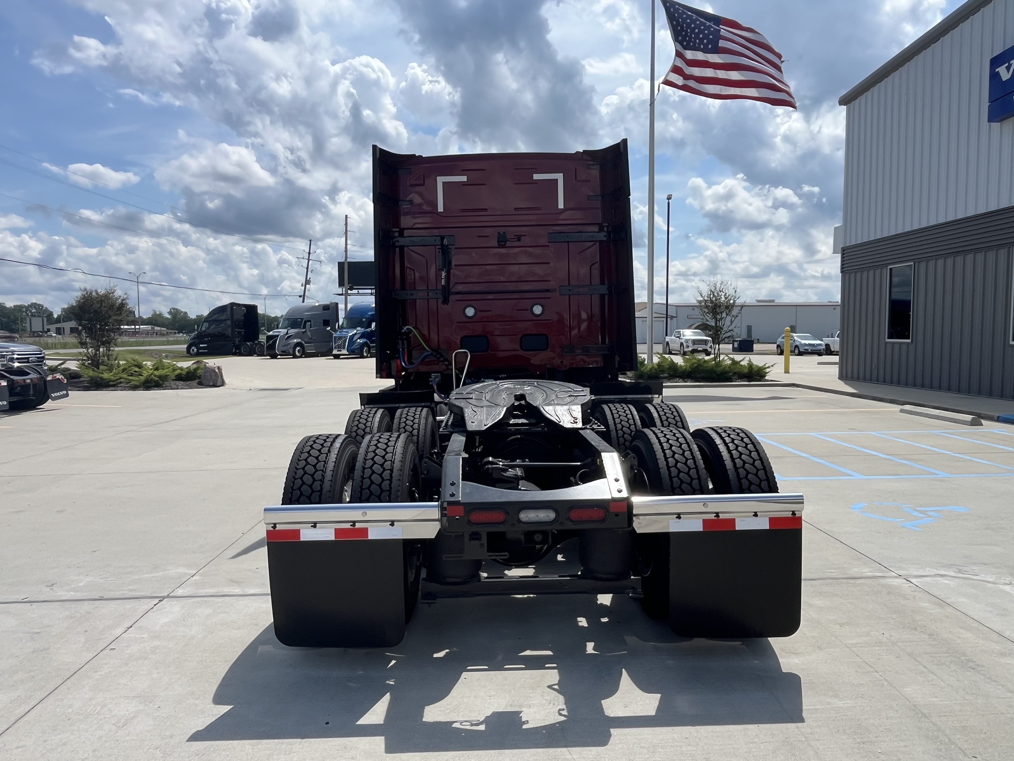 2026 Volvo - image 6