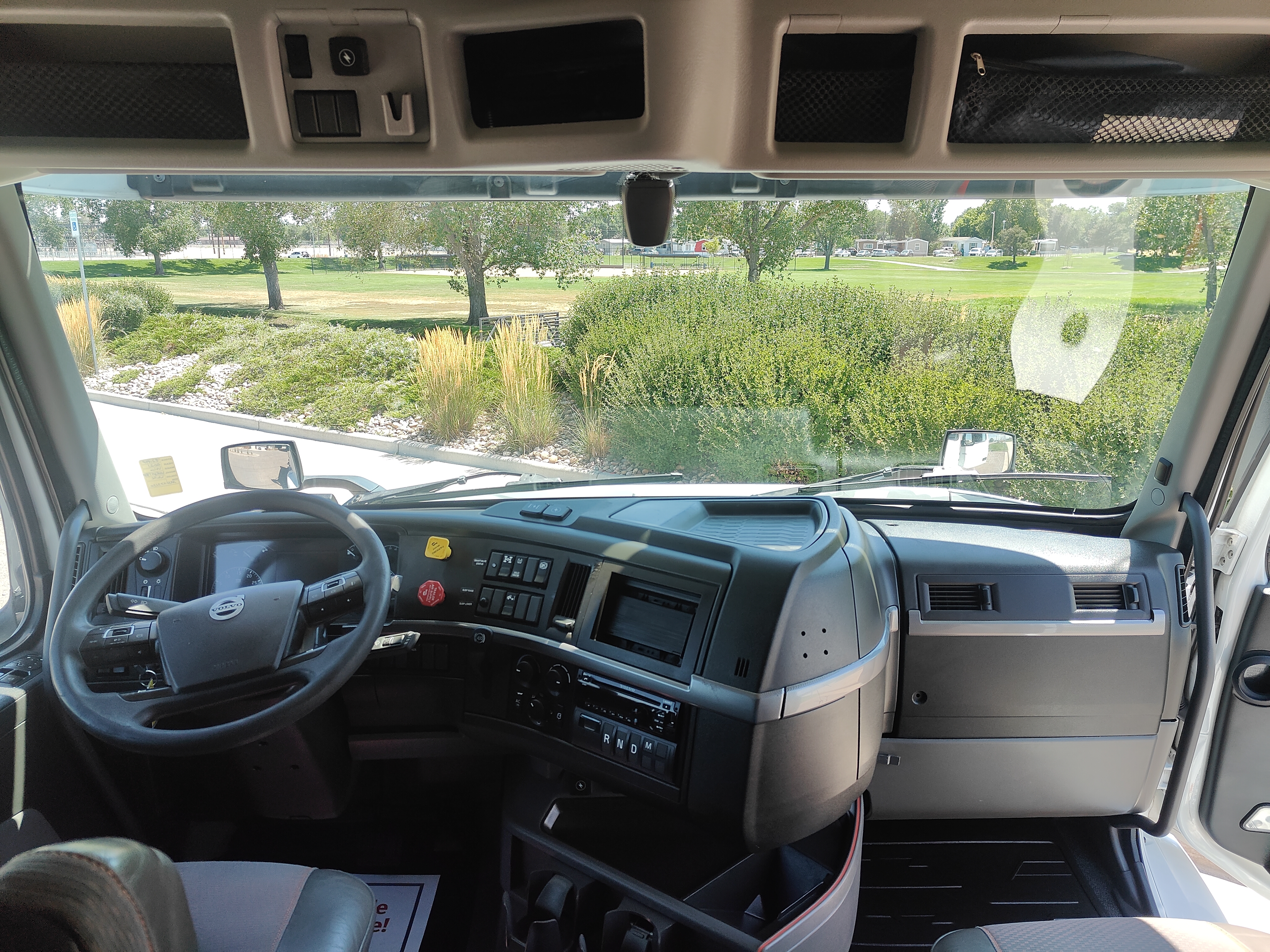 2021 Volvo - image 9