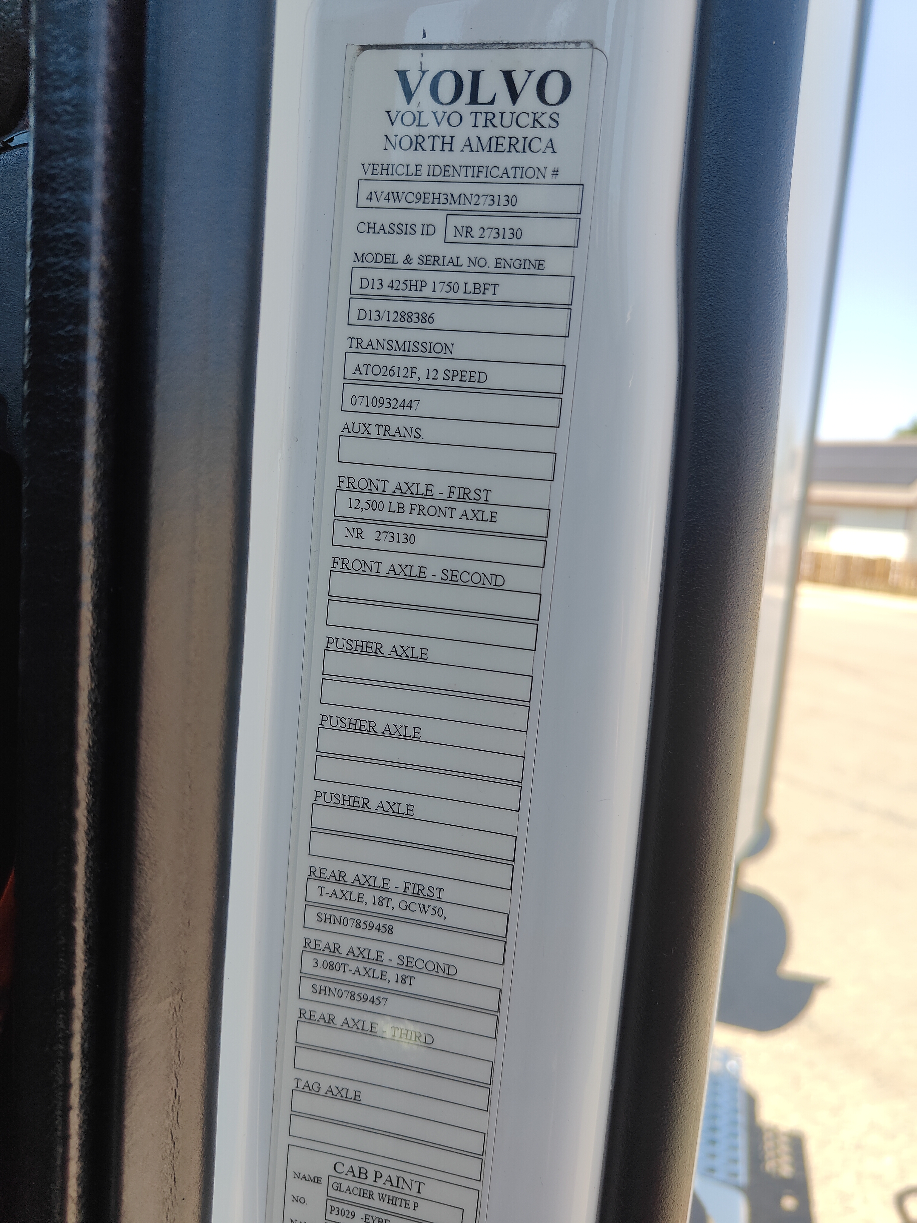 2021 Volvo - image 23