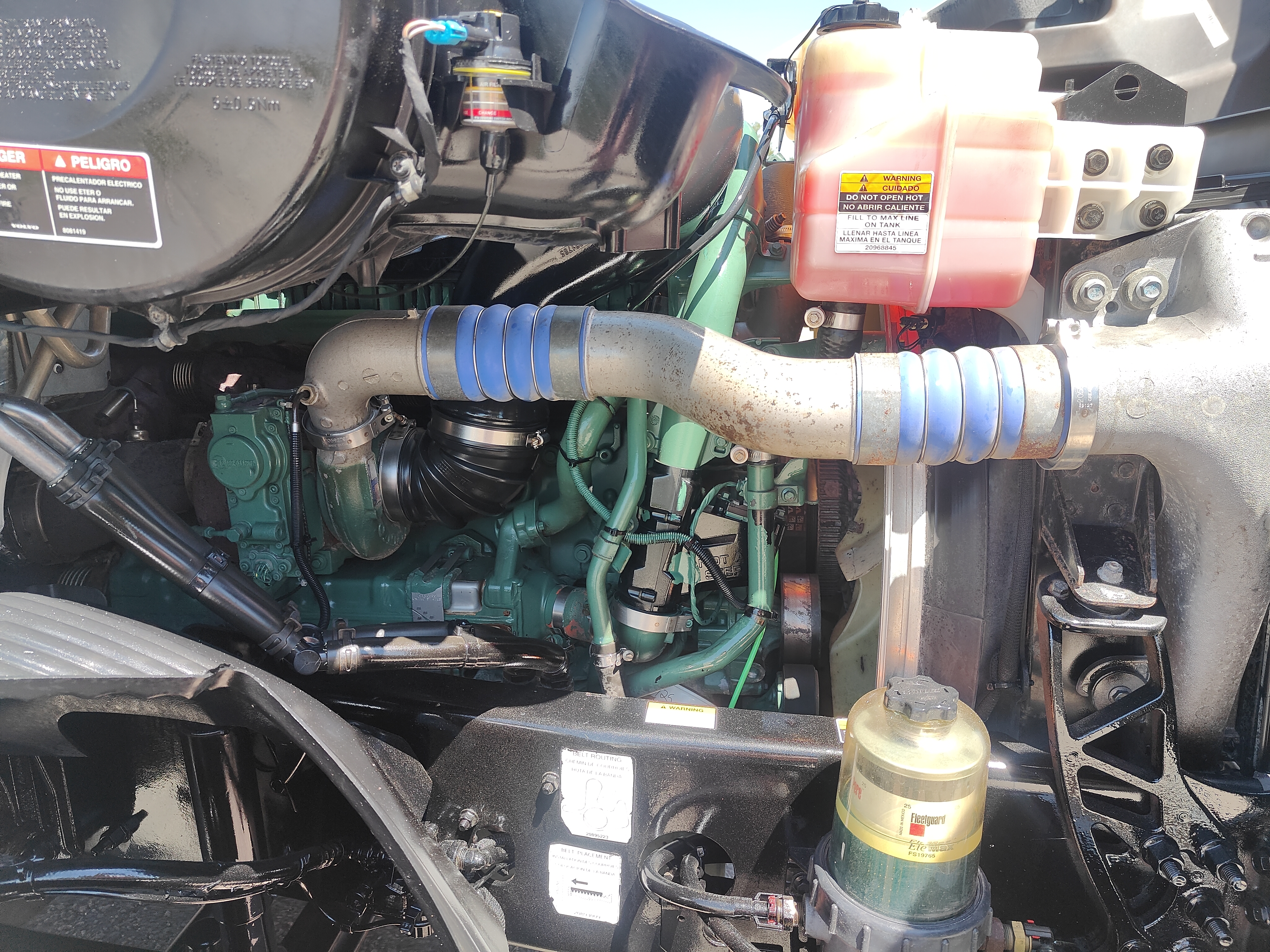 2021 Volvo - image 22