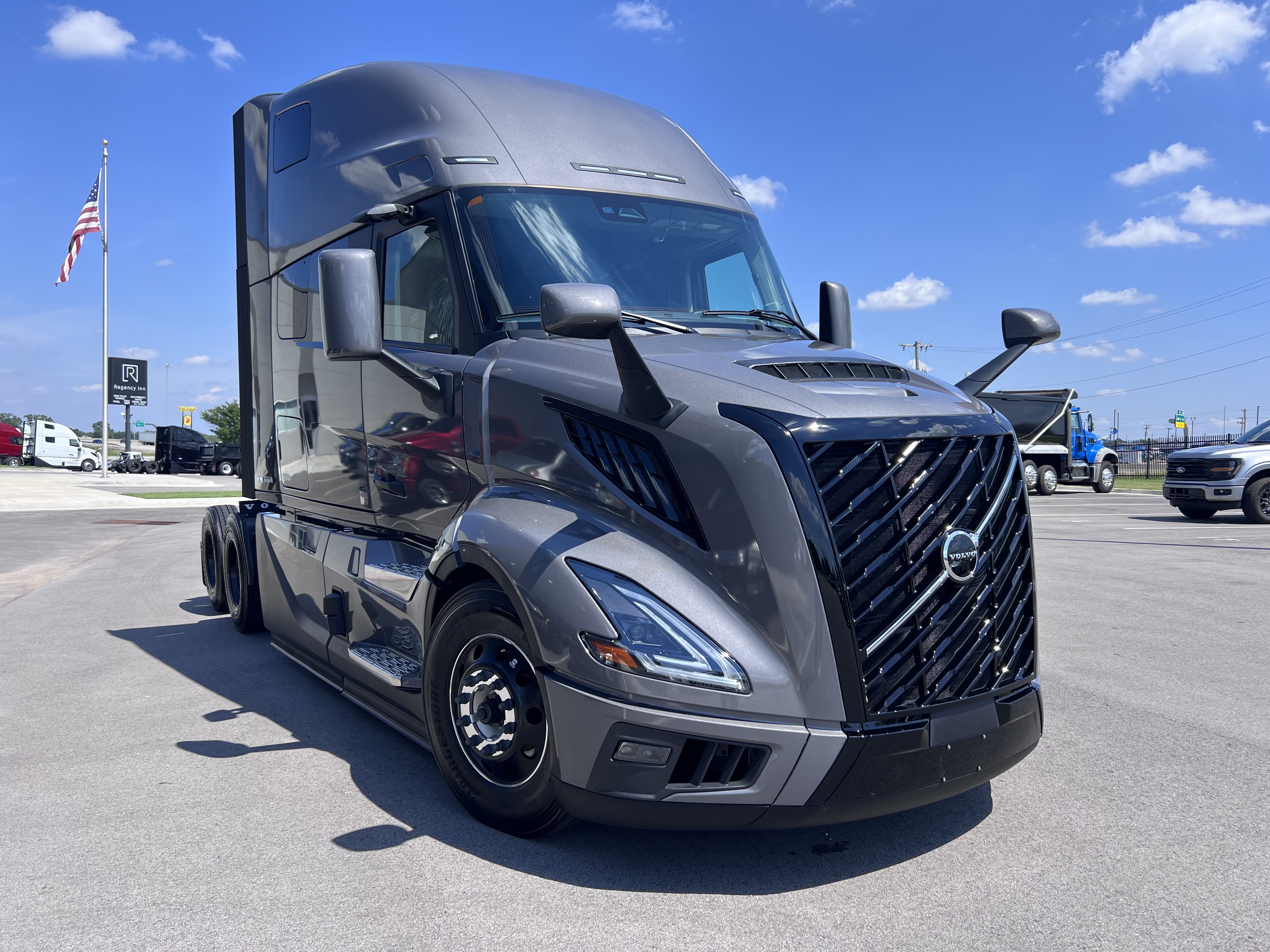 2026 Volvo - image 11