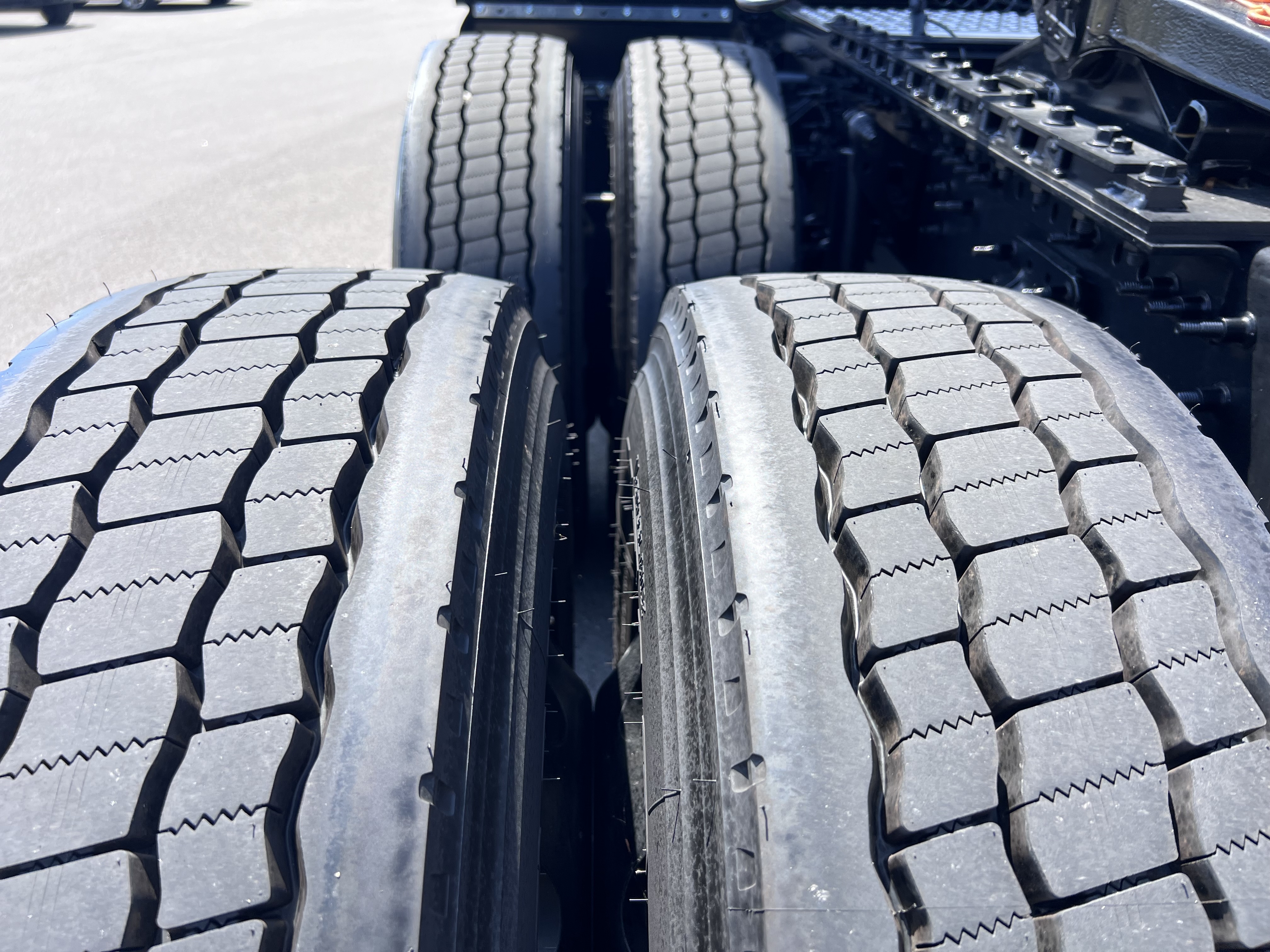 2026 Volvo - image 5