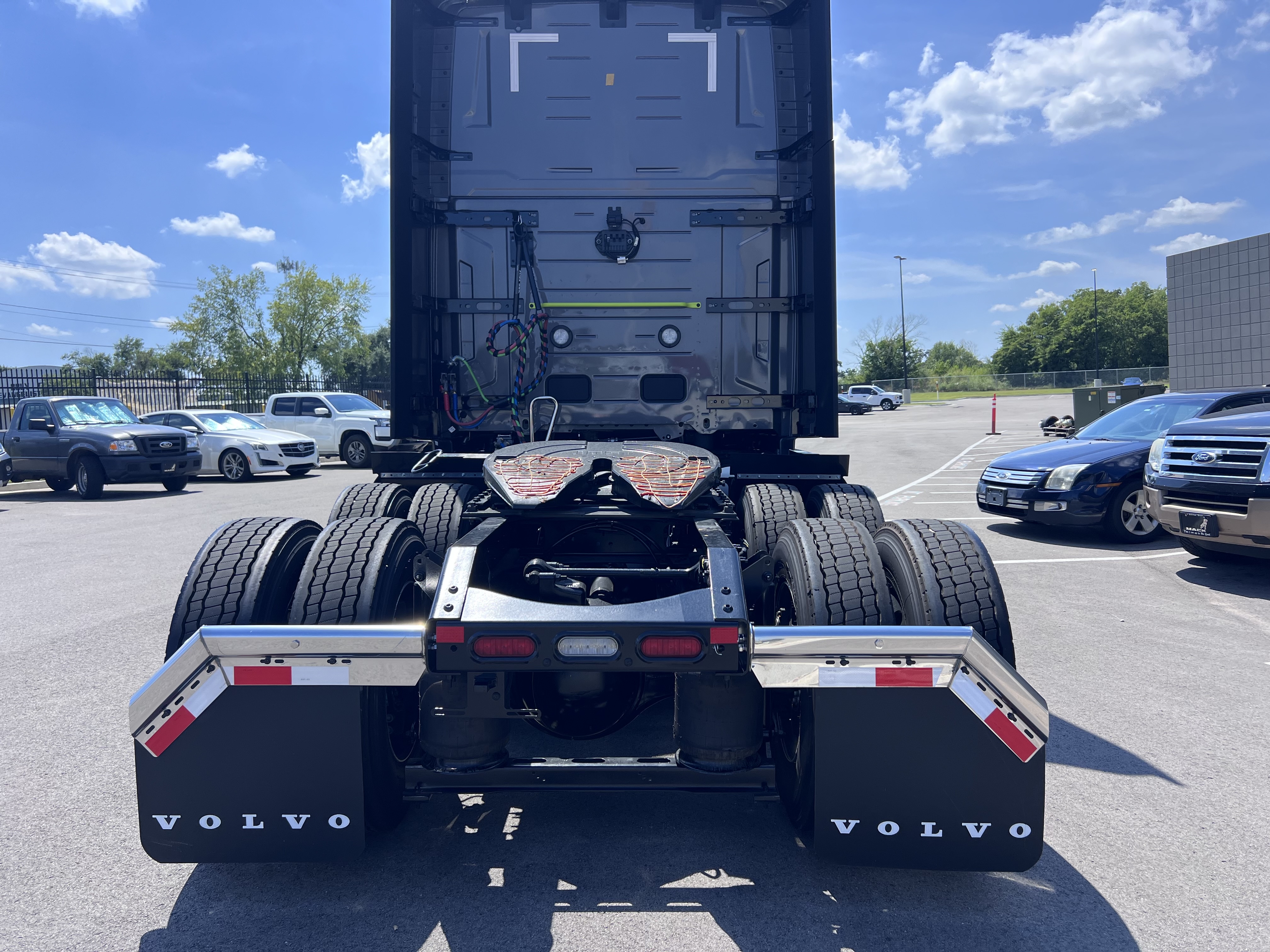 2026 Volvo - image 6