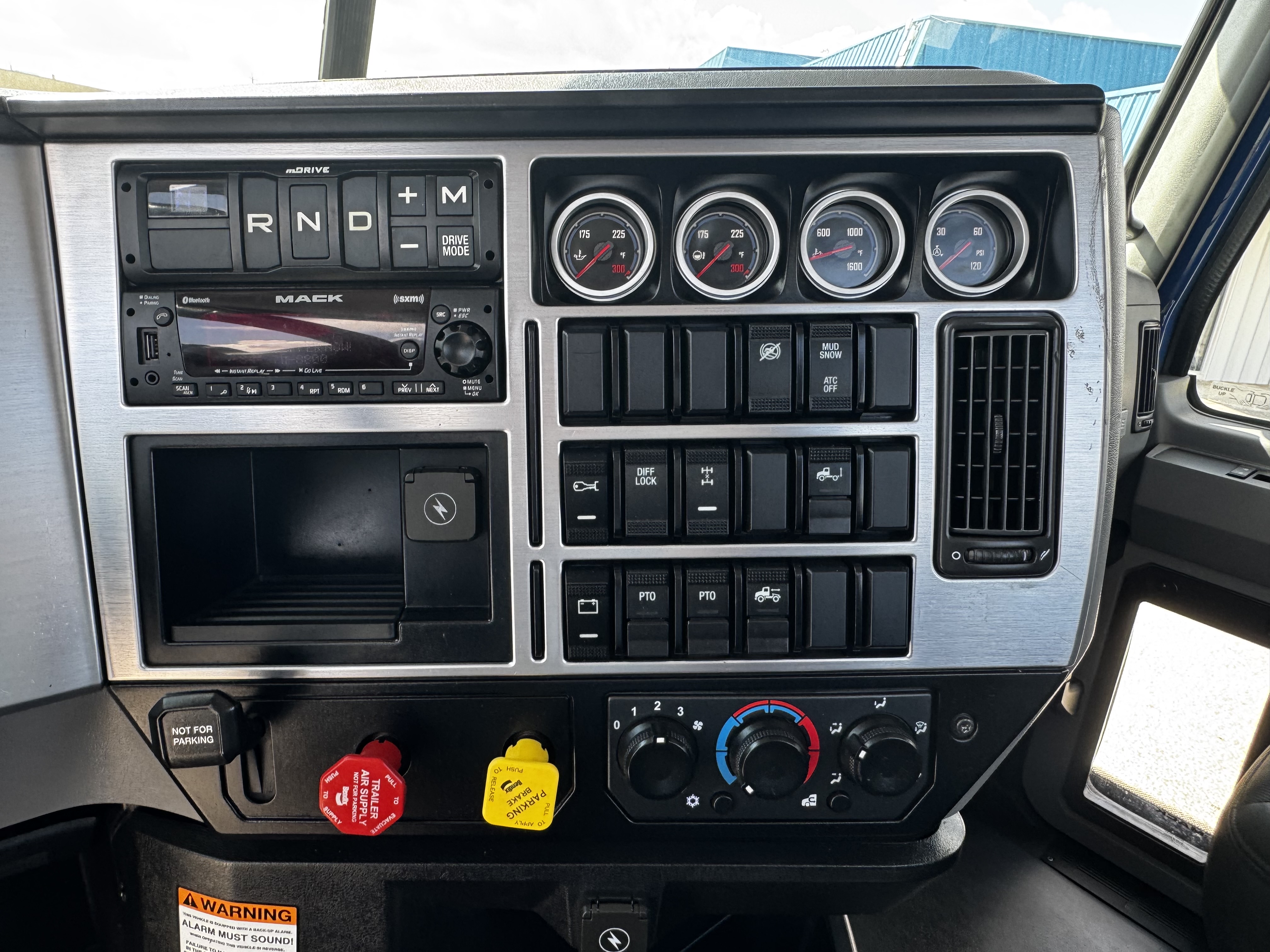 2024 Mack Granite - image 6