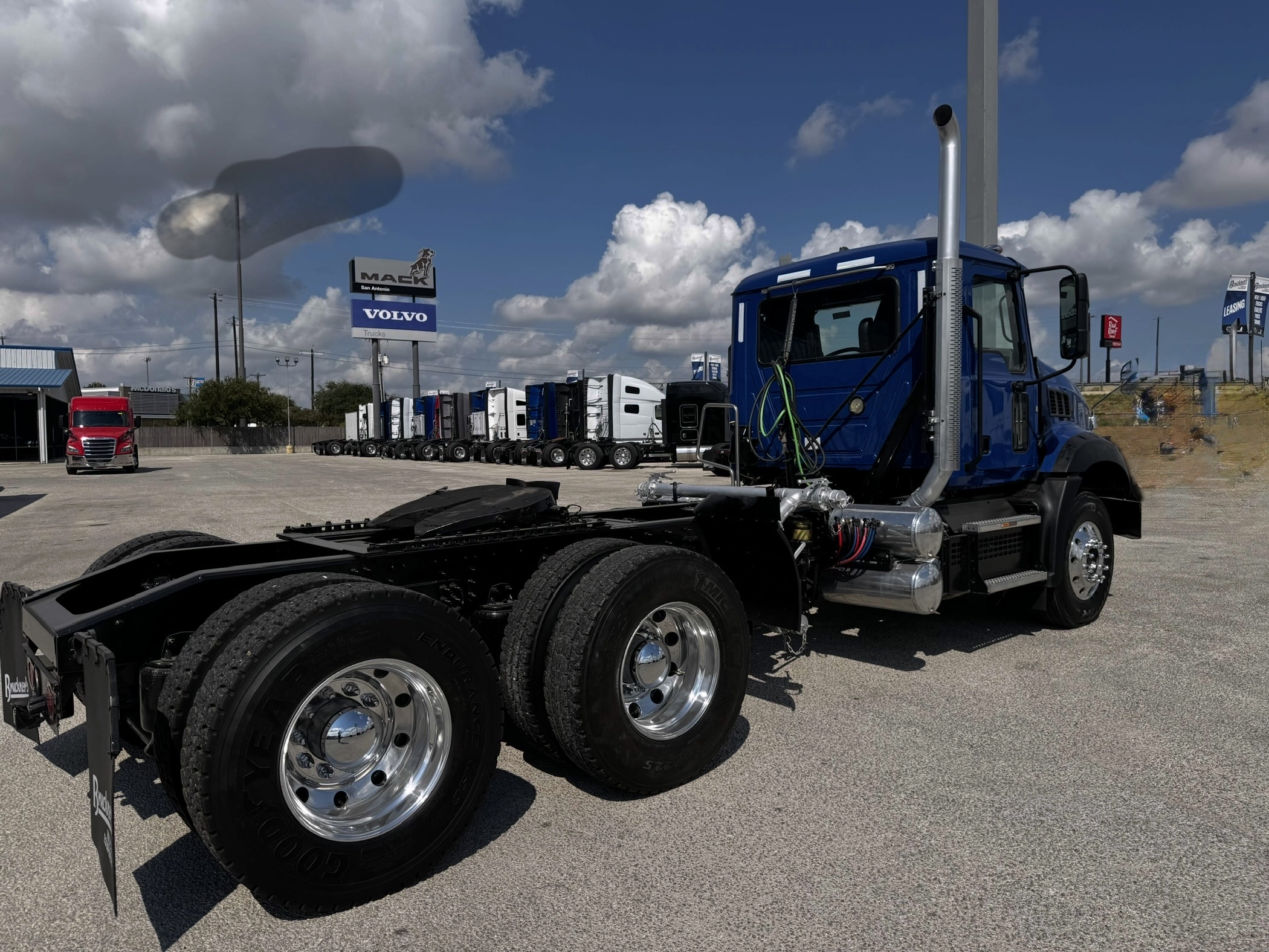 2024 Mack Granite - image 4