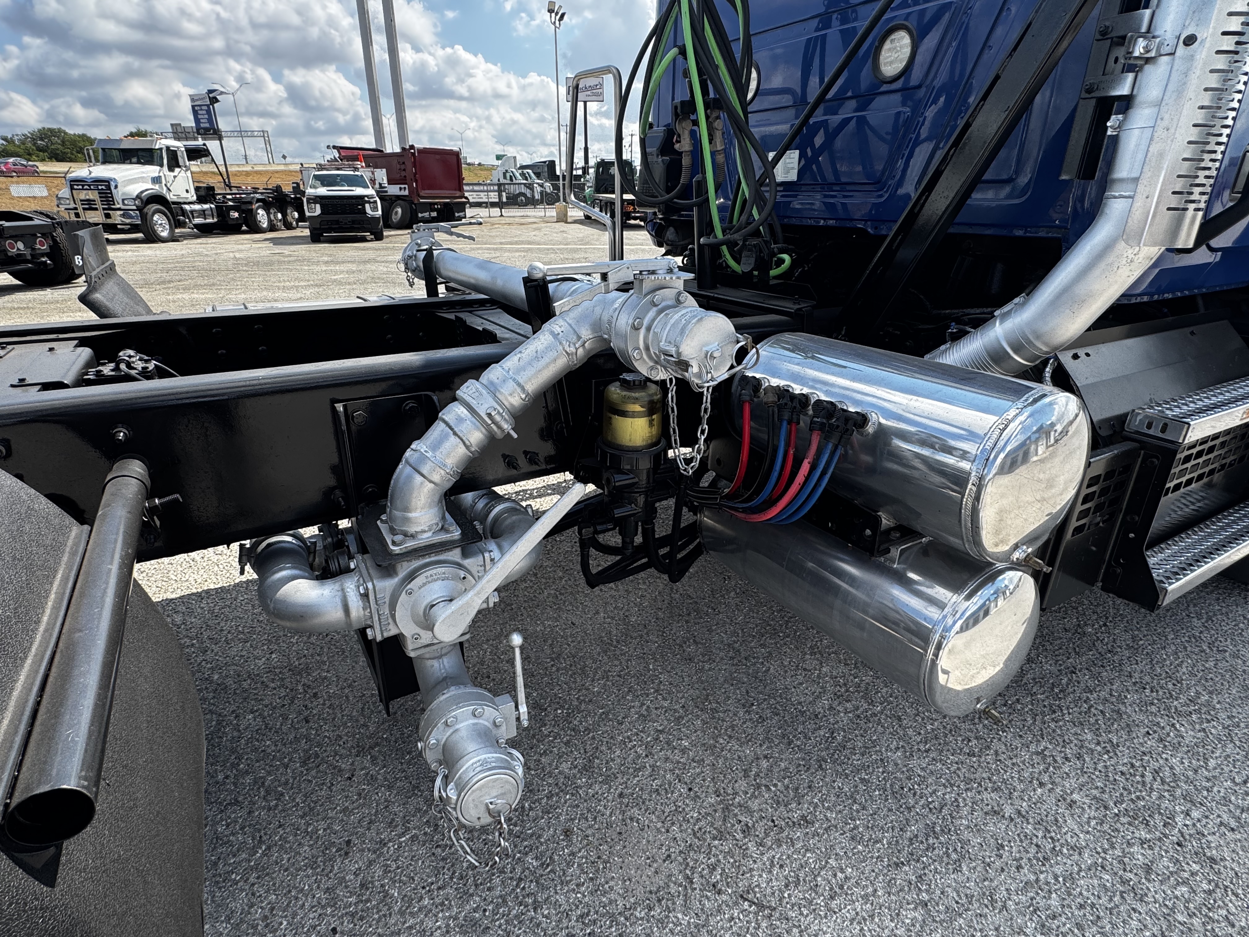 2024 Mack Granite - image 9