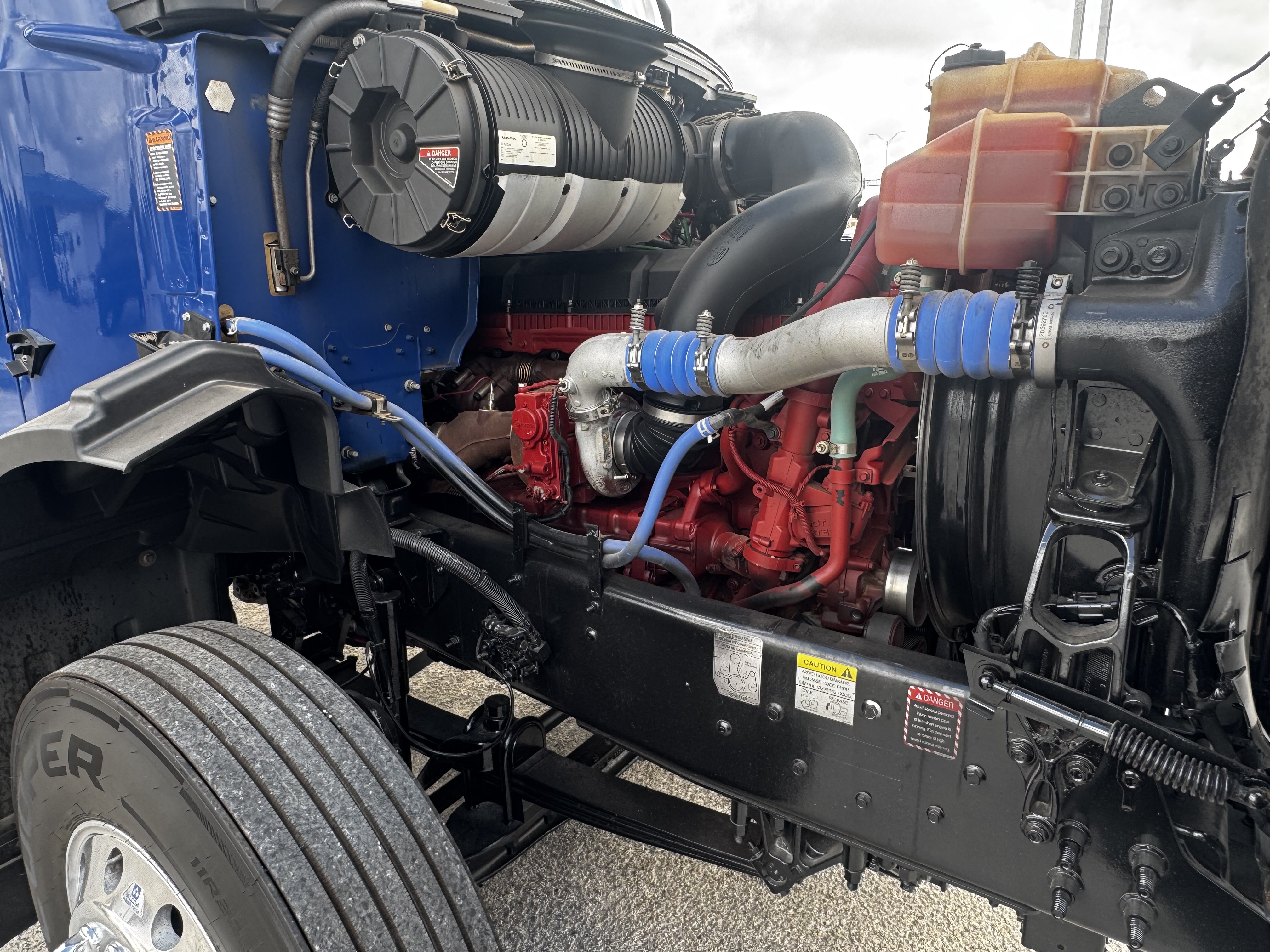 2024 Mack Granite - image 3