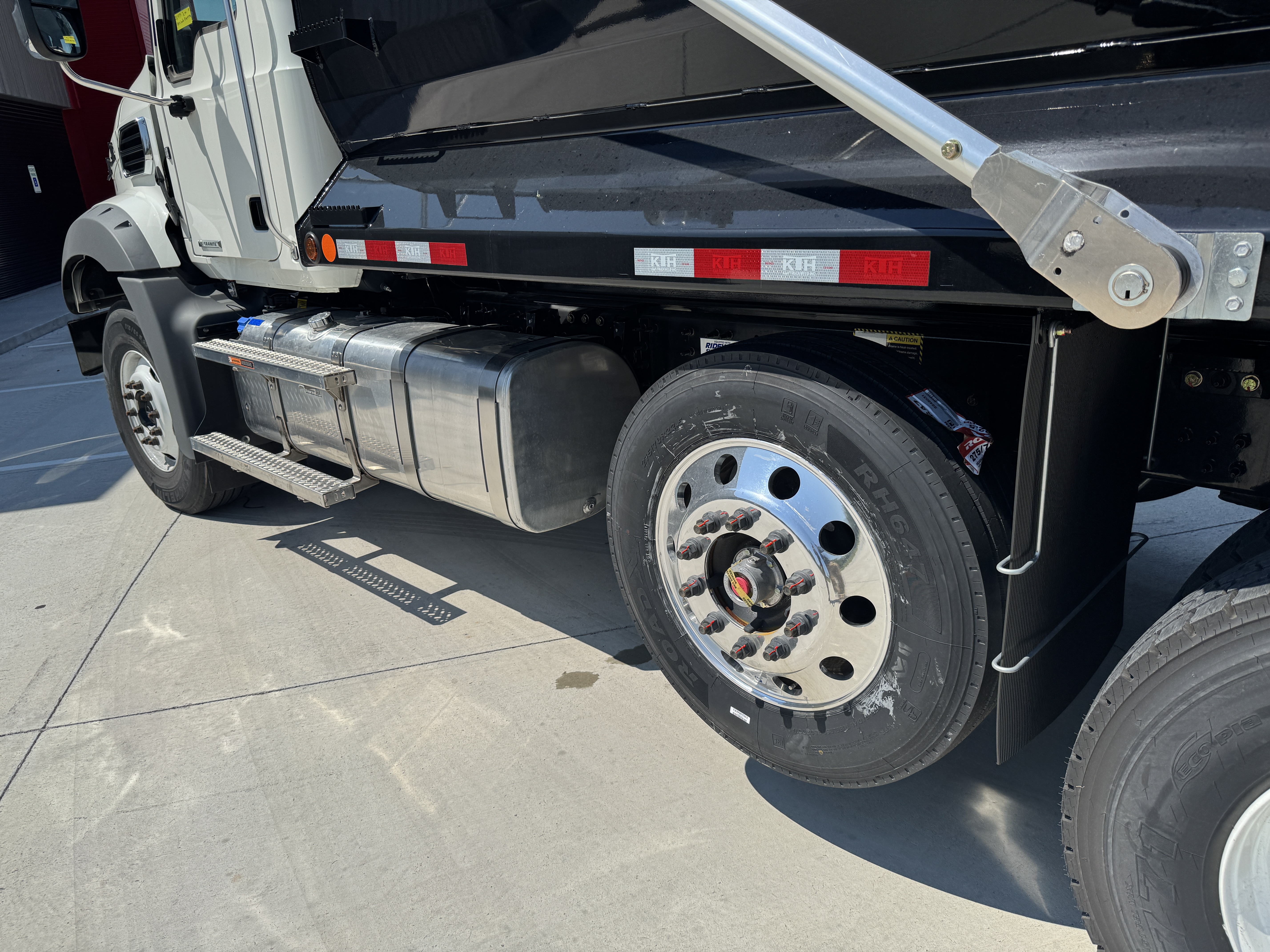 2024 Mack - image 11