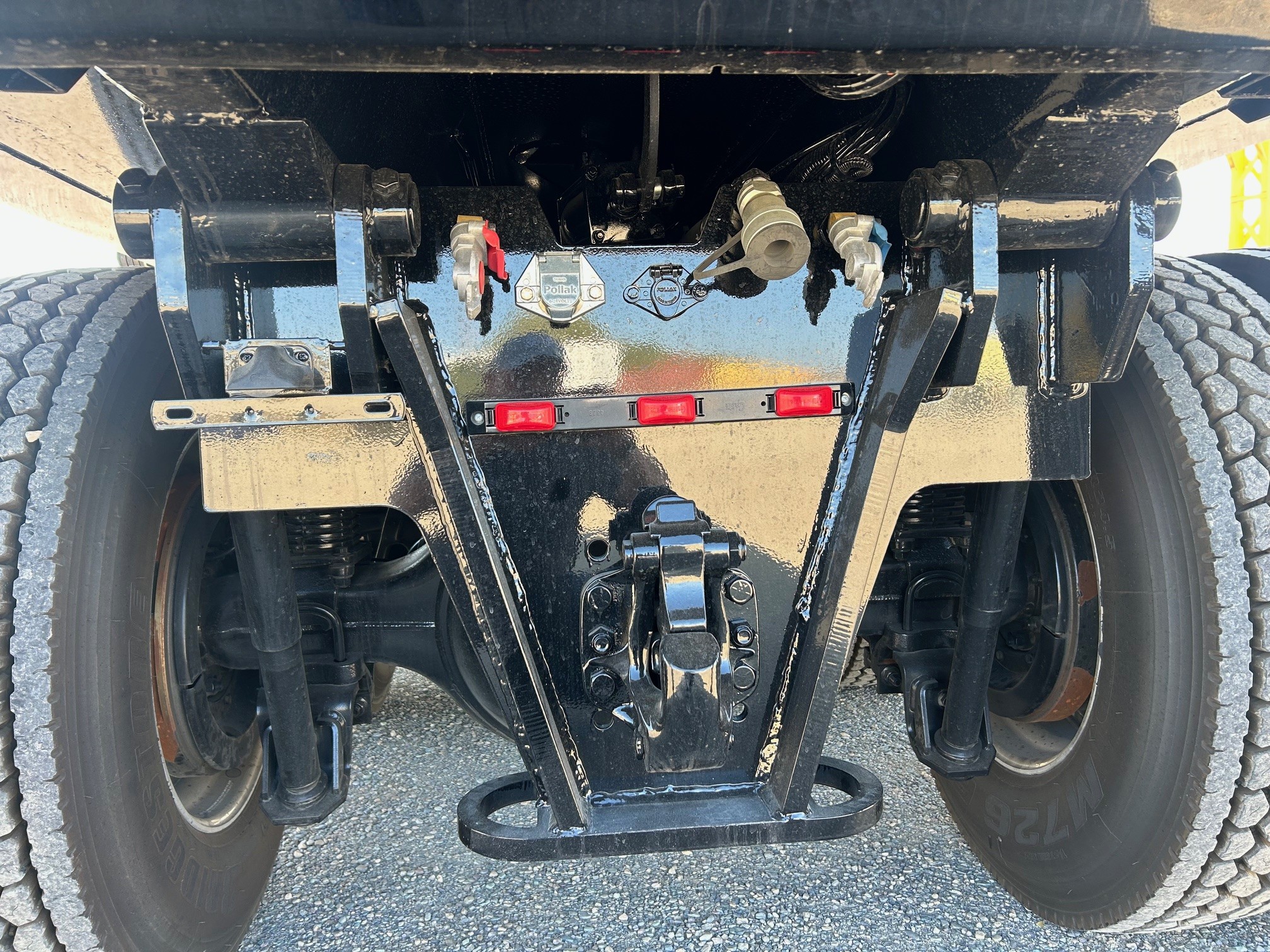 2025 Volvo - image 6