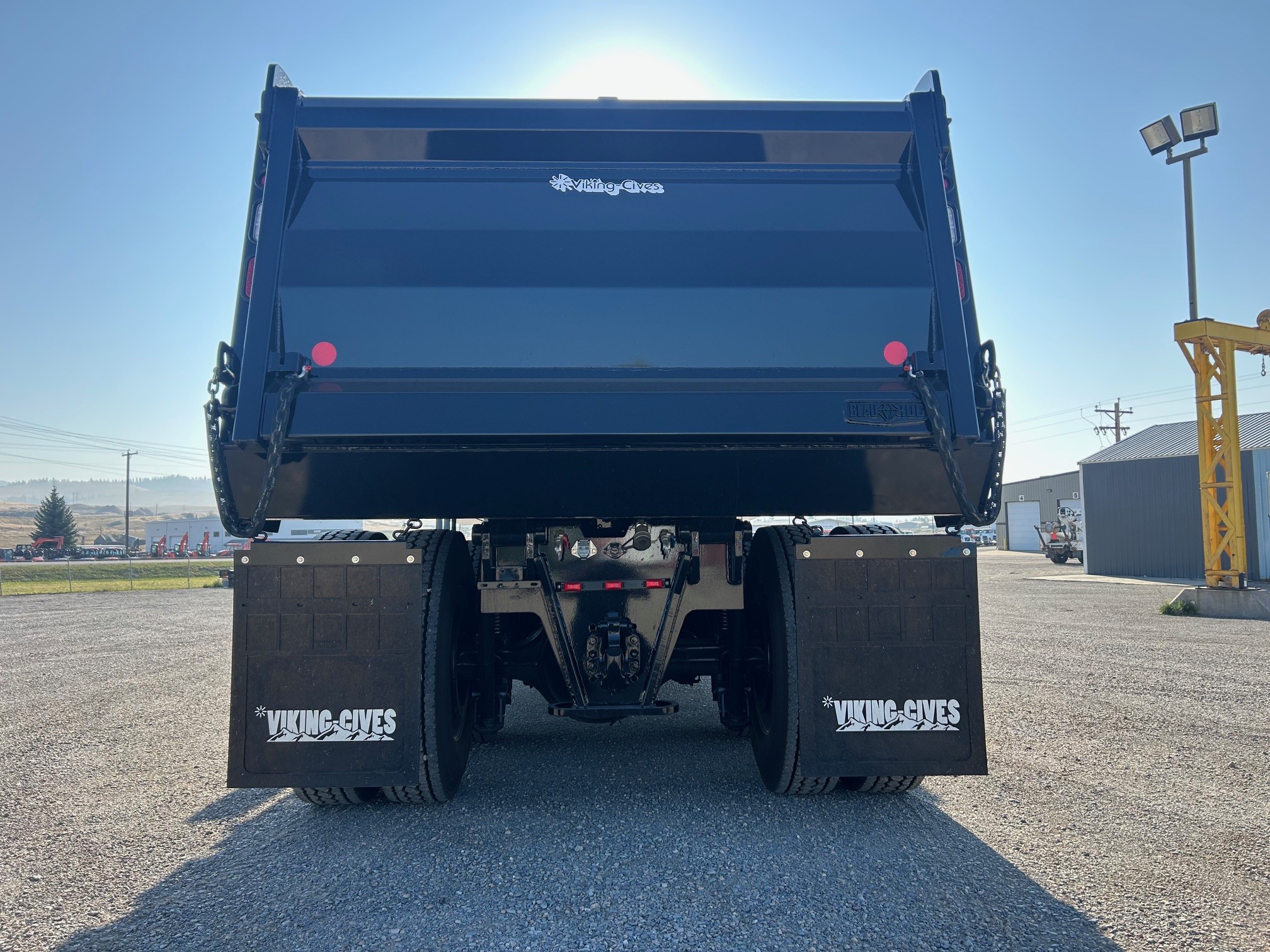 2025 Volvo - image 5