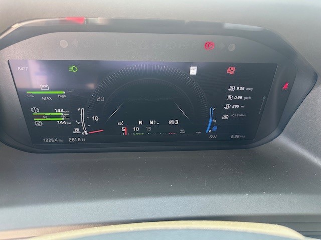 2026 Volvo - image 13