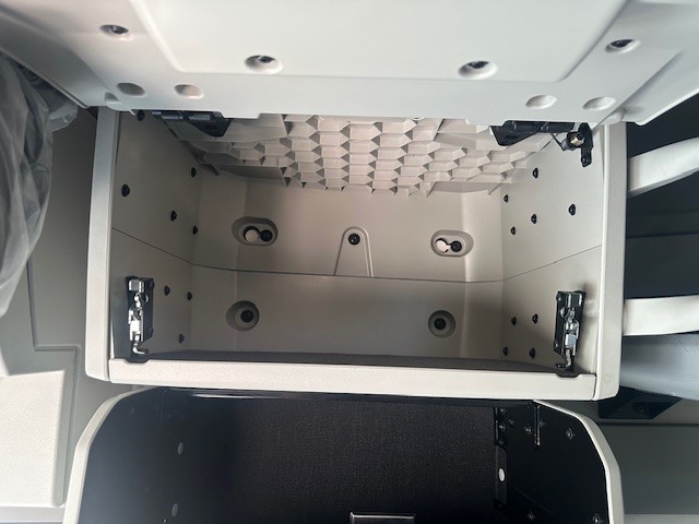 2026 Volvo - image 19